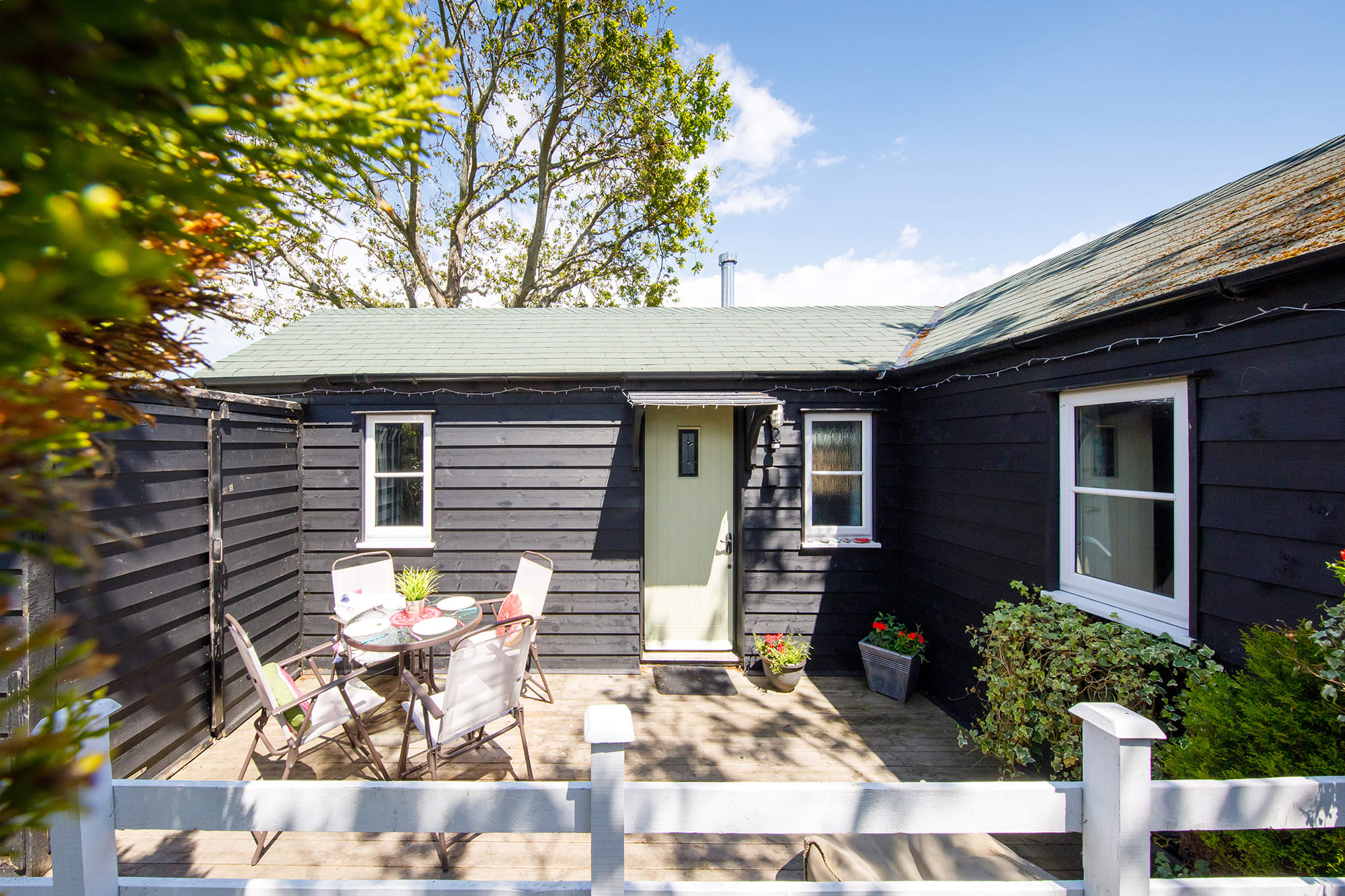 Property Image 1 - Cosy self-contained annexe in Selsey Property Image 1 - Cosy self-contained annexe in Selsey