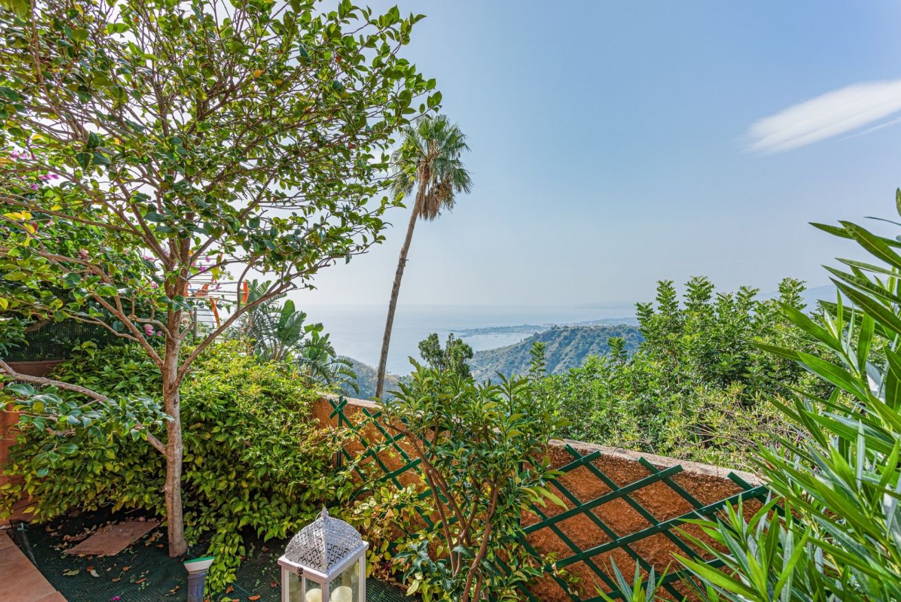 Property Image 2 - Sophisticated Taormina Apartment with Panoramic Views