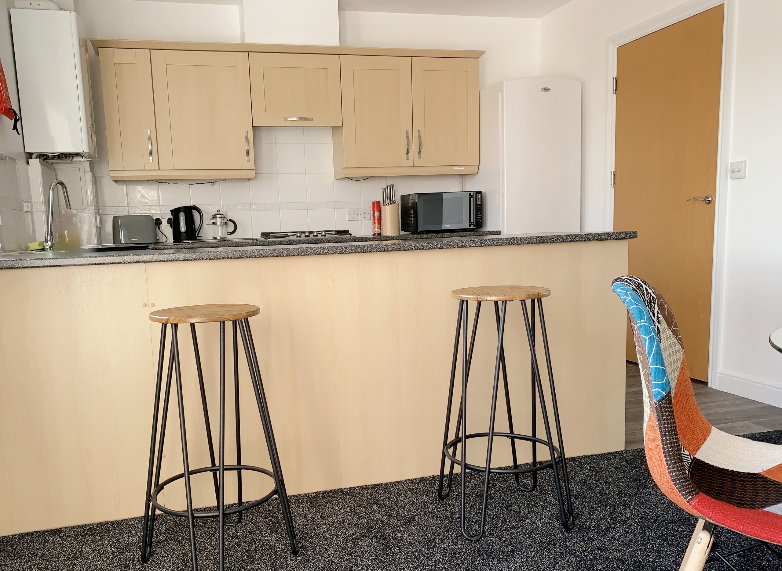 2 Bedroom / 1 Bathroom Duplex (2nd/3rd floor, no lift), with allocated parking space, near to Ipswich Train Station