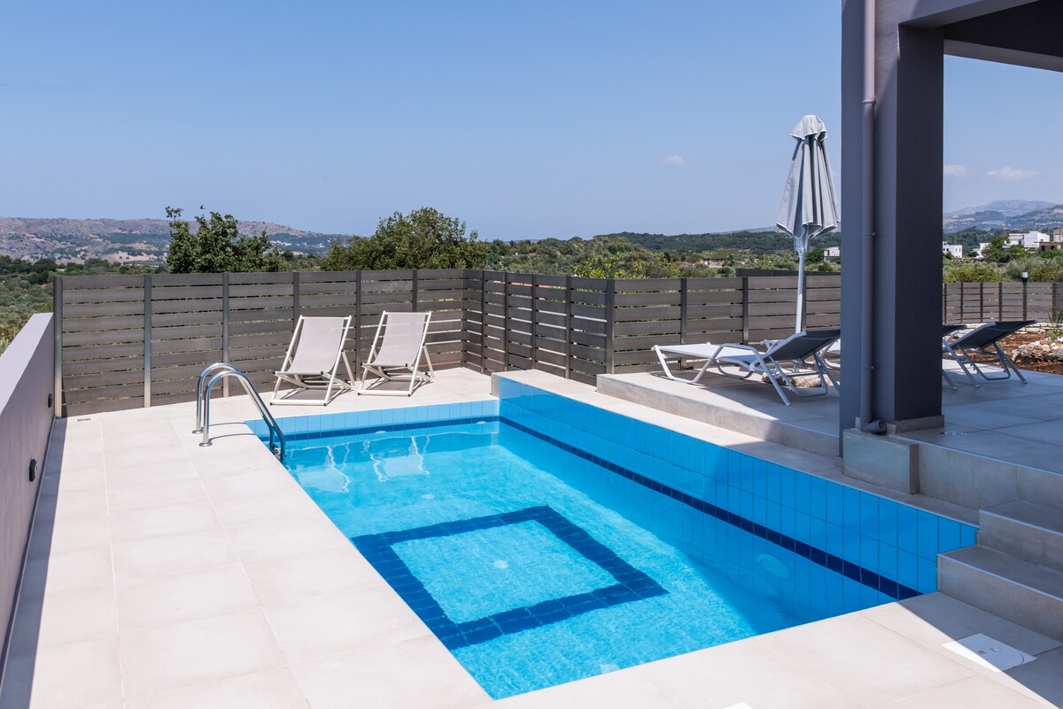 Property Image 1 - Villa Karouzo- With Private Pool