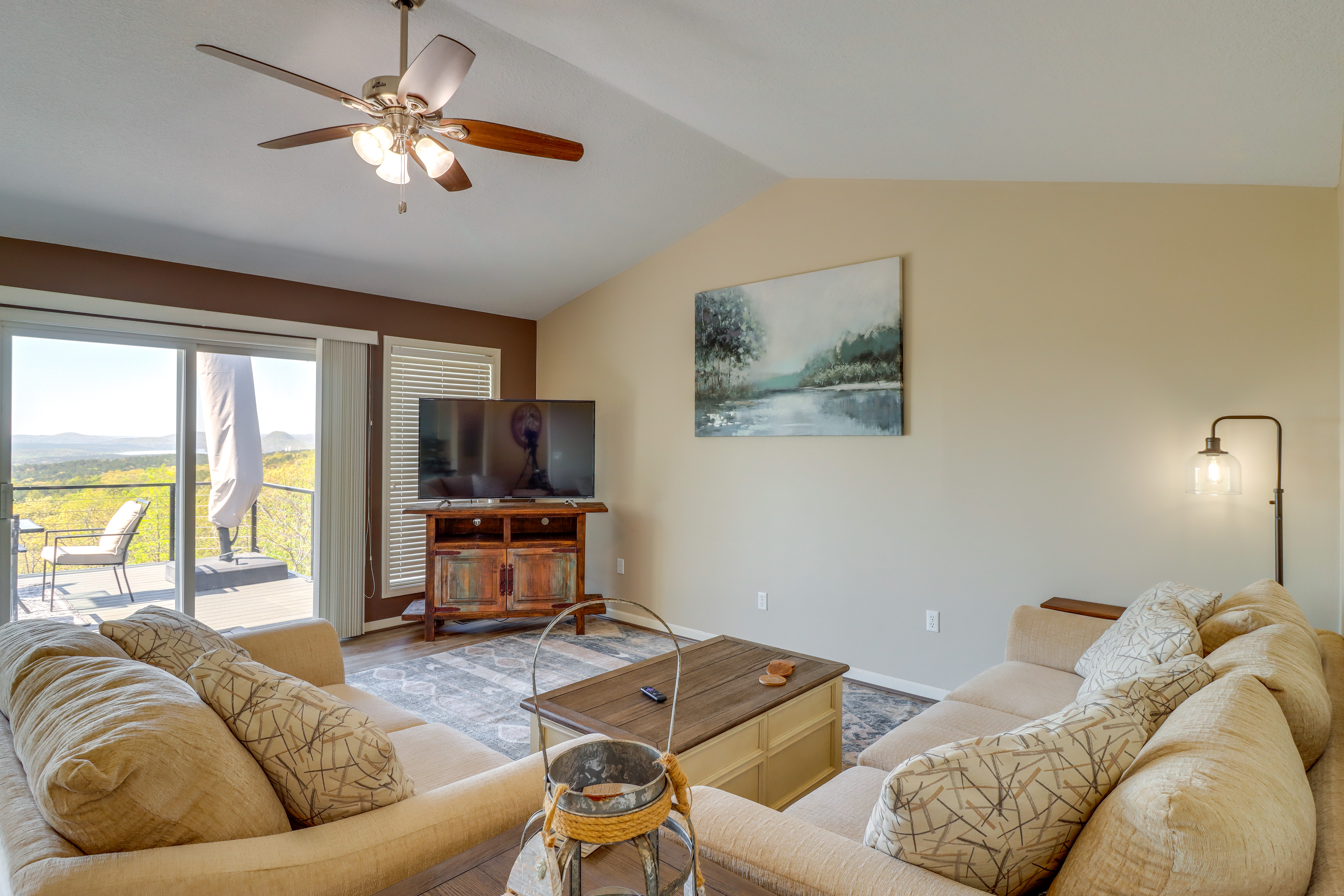 Property Image 2 - Charming Edgemont Home w/ Deck & Lake Views!