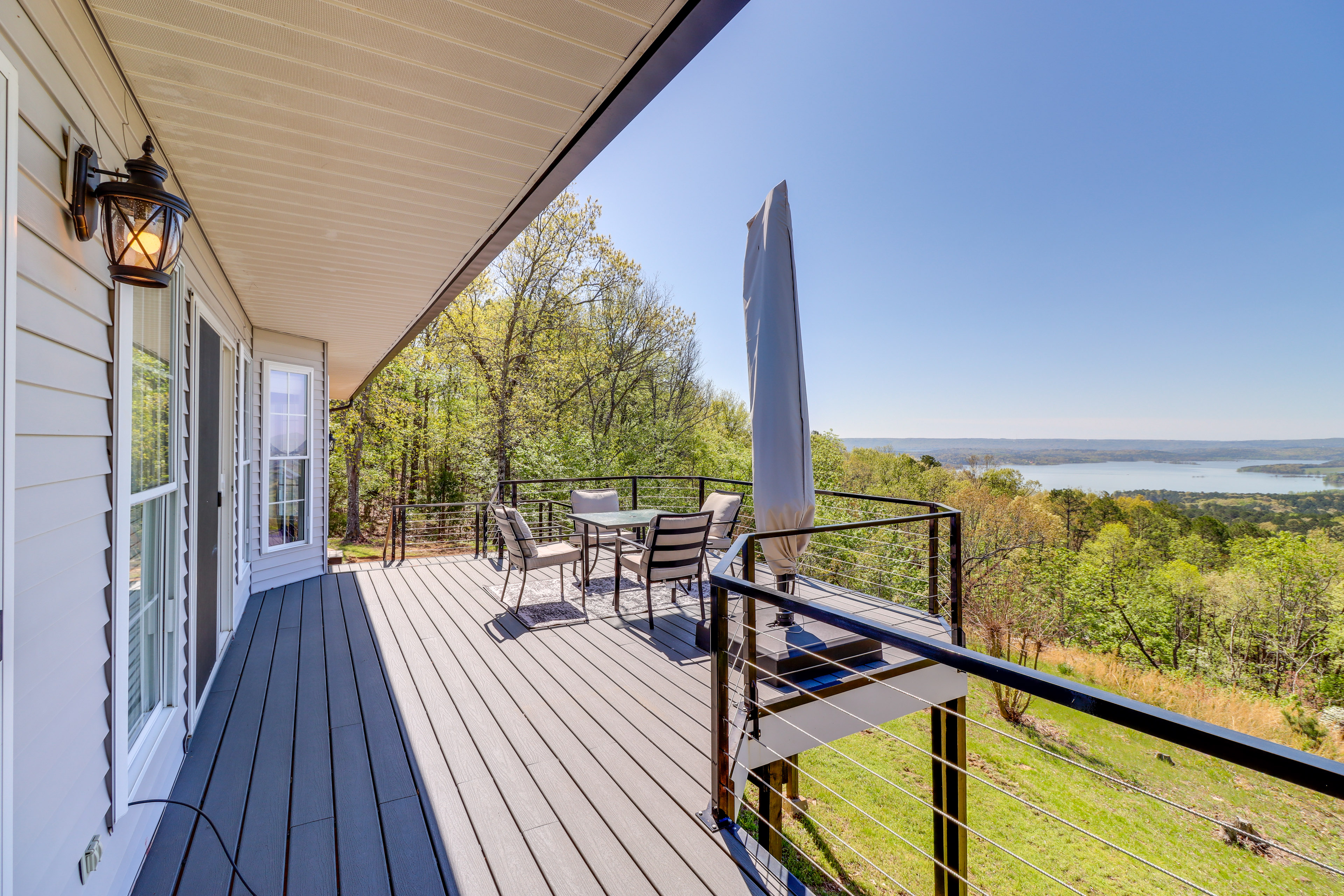 Charming Edgemont Home w/ Deck & Lake Views!
