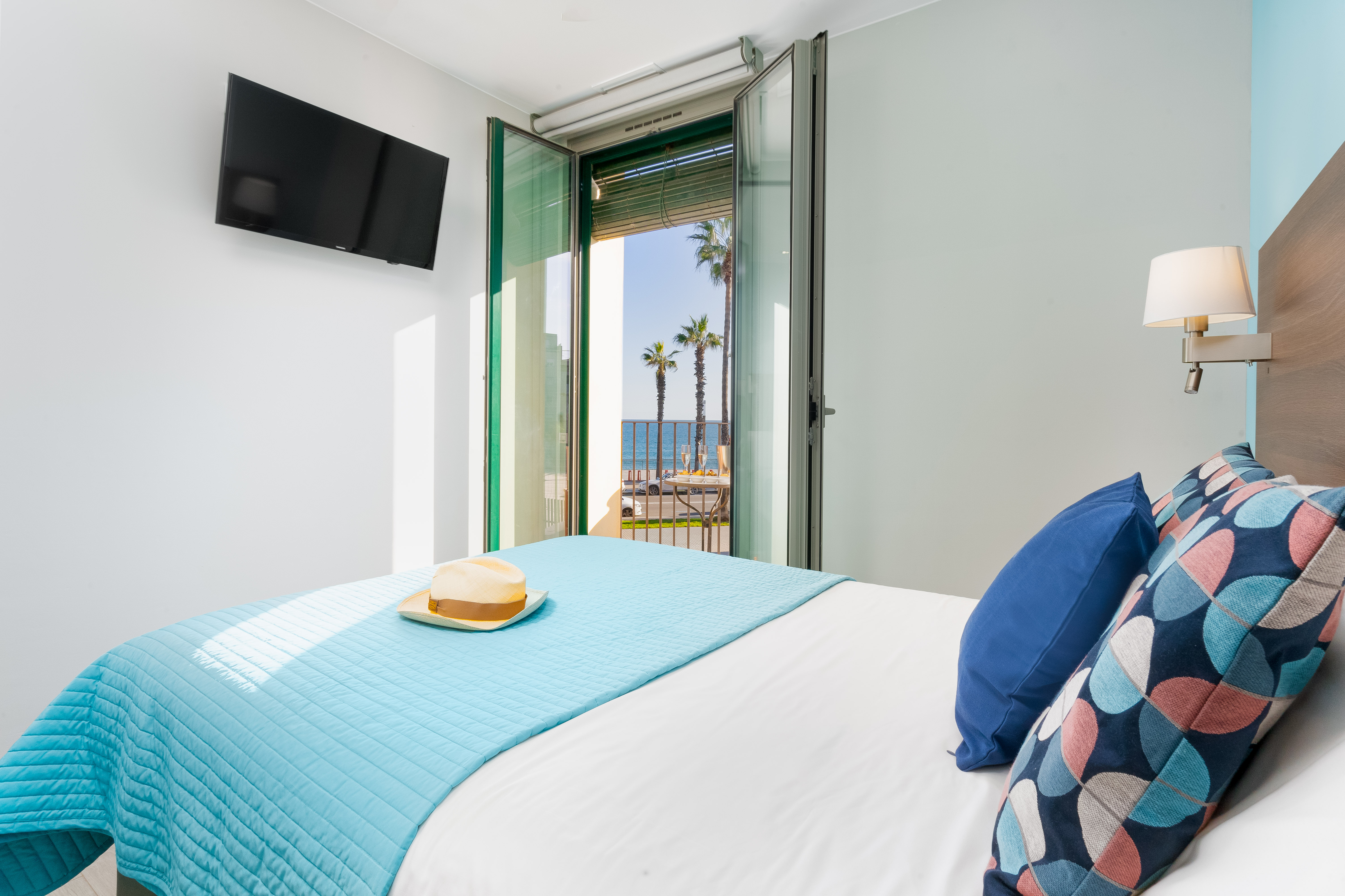 2 Bedroom Apartment with Sea View in Barceloneta