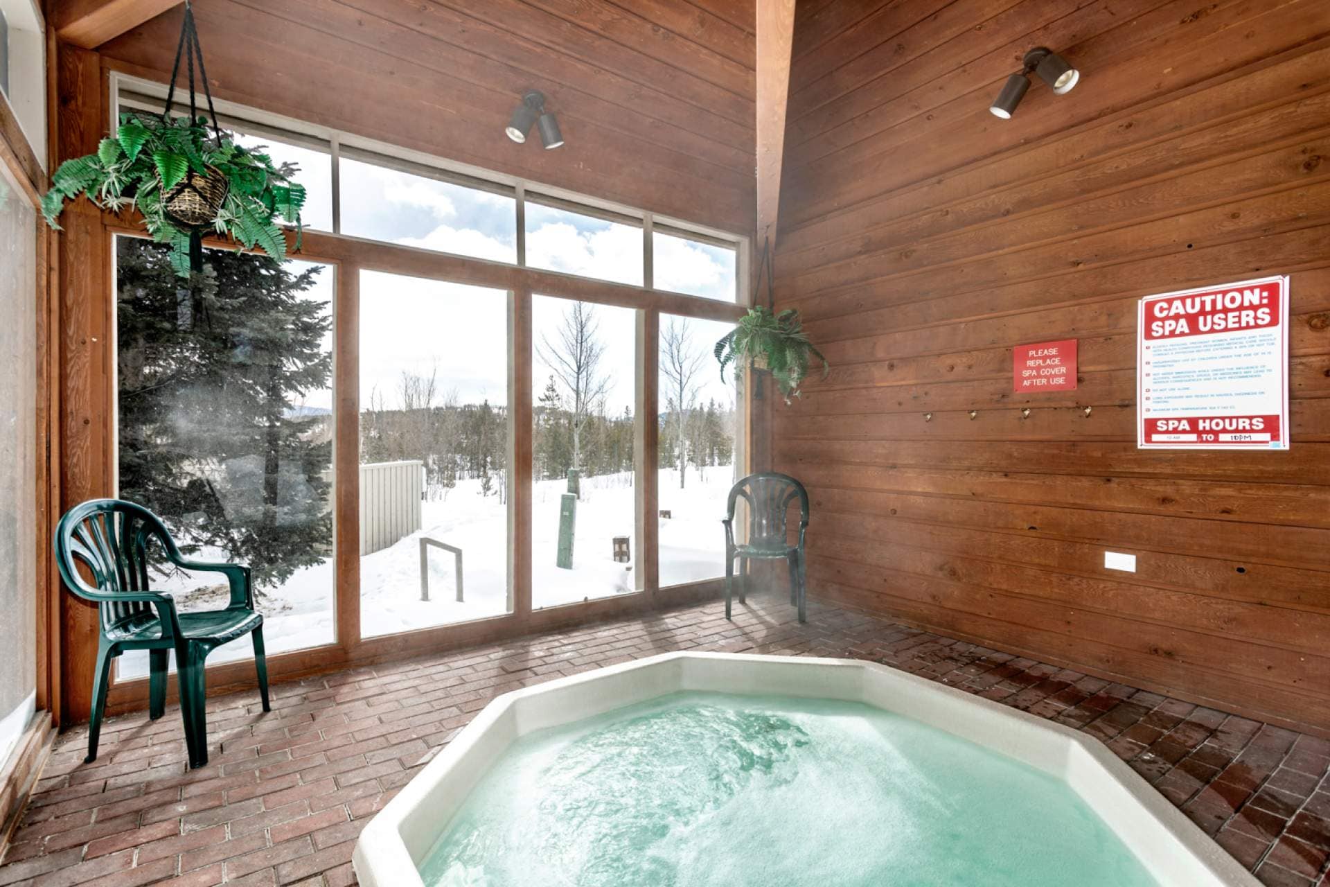 Property Image 2 - Relax at Wildernest Condo: Mountain Views, Hot Tub, Access to Hiking Trails, Explore Silverthorne