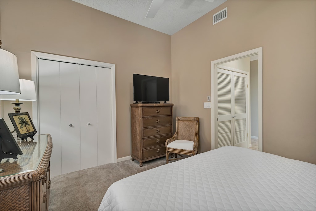 Guest Room with King Size Bed