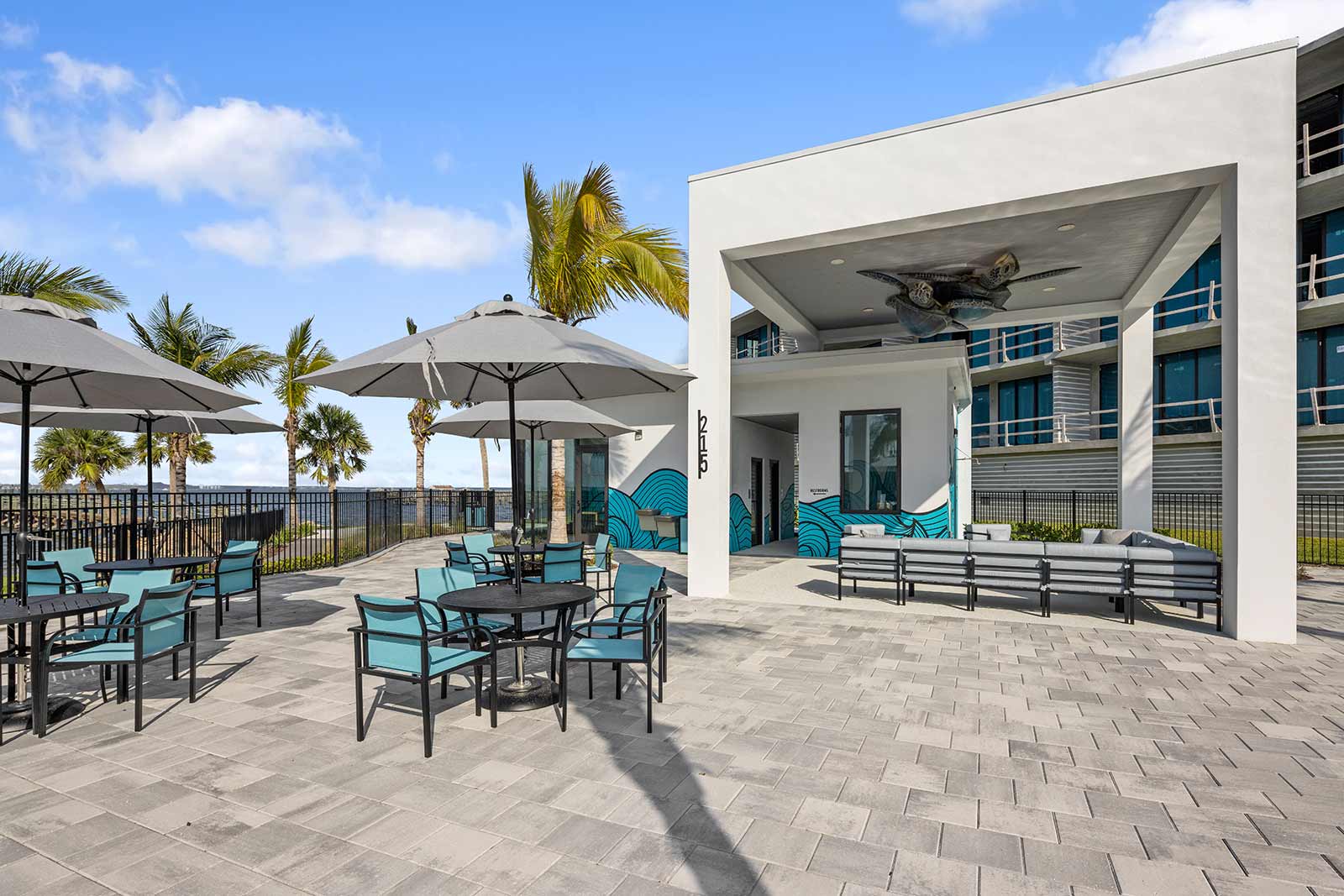 Harbor Island Beach Club Pool & Lounge