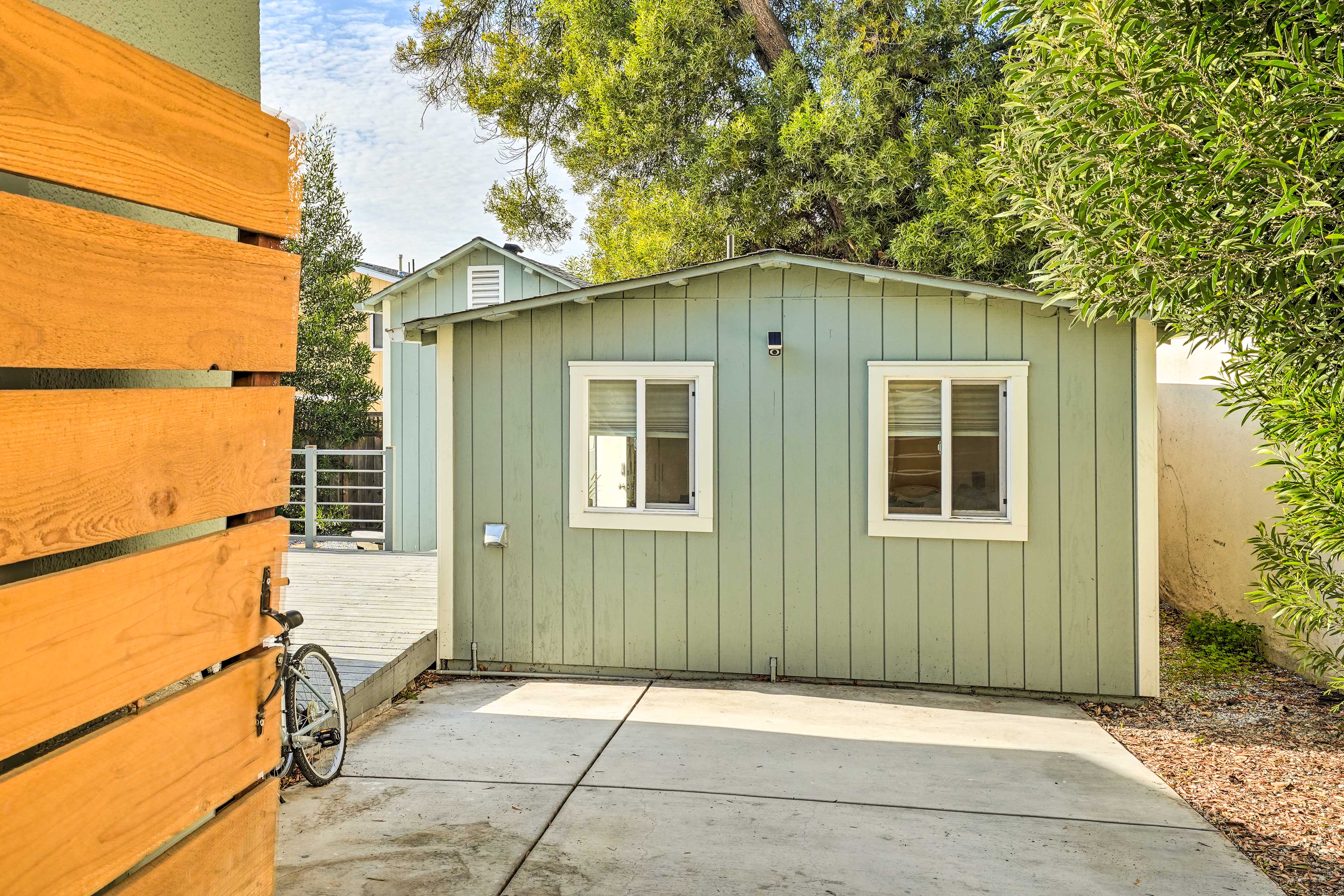 Ideally Located Oakland Home w/ Private Yard!