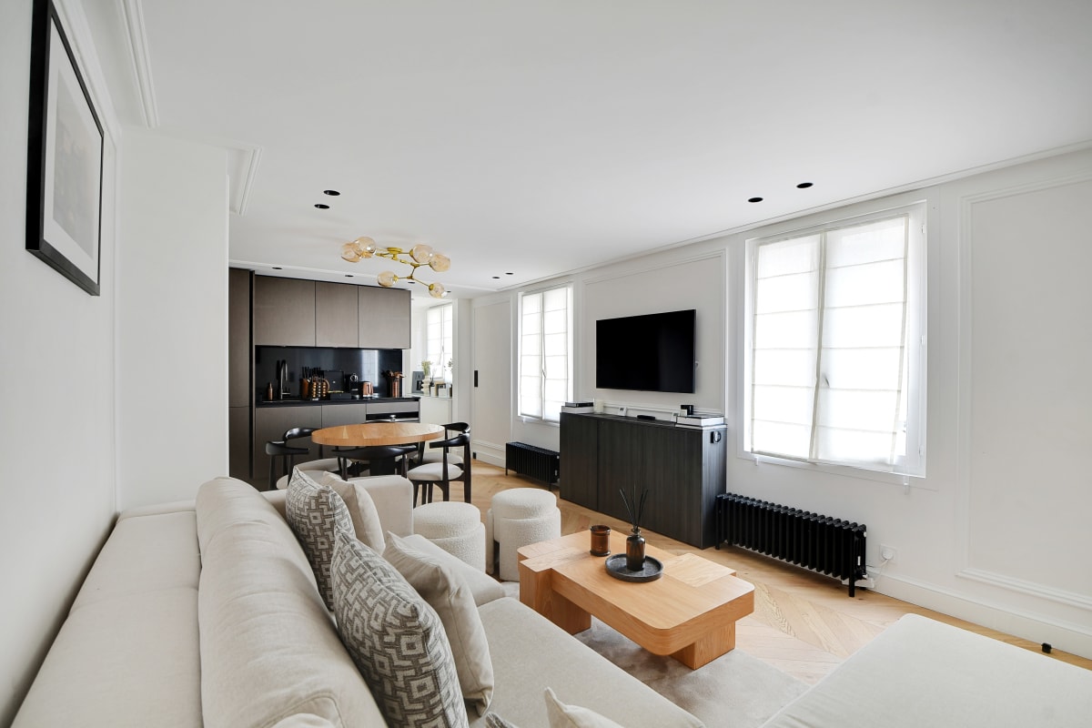 Property Image 2 - A Luxurious 2-BR/2BA in Saint Germain