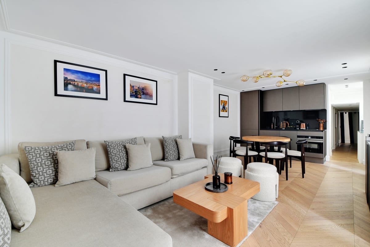 Property Image 1 - A Luxurious 2-BR/2BA in Saint Germain