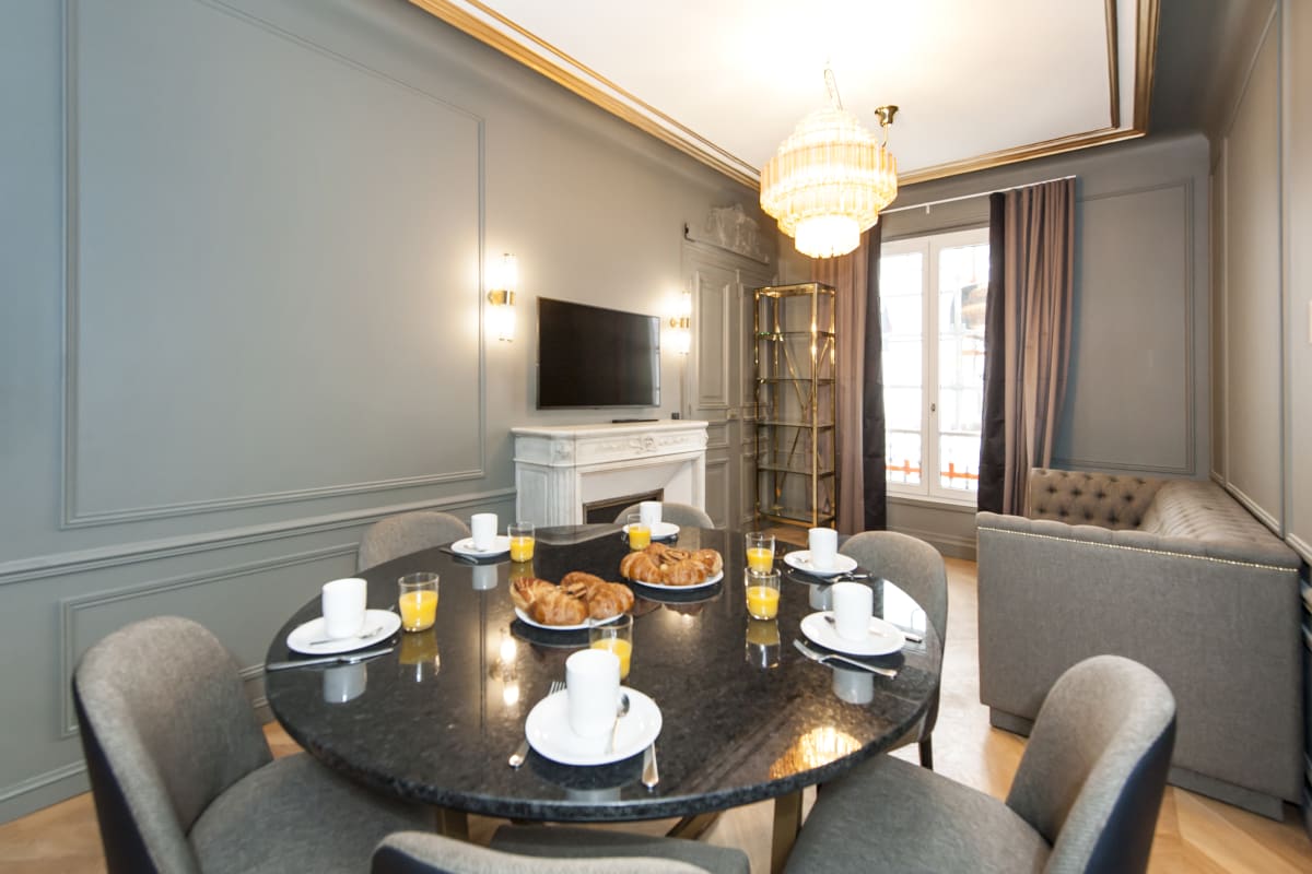 Property Image 1 - A Luxurious 3-BR apartment in the Champs Elysées