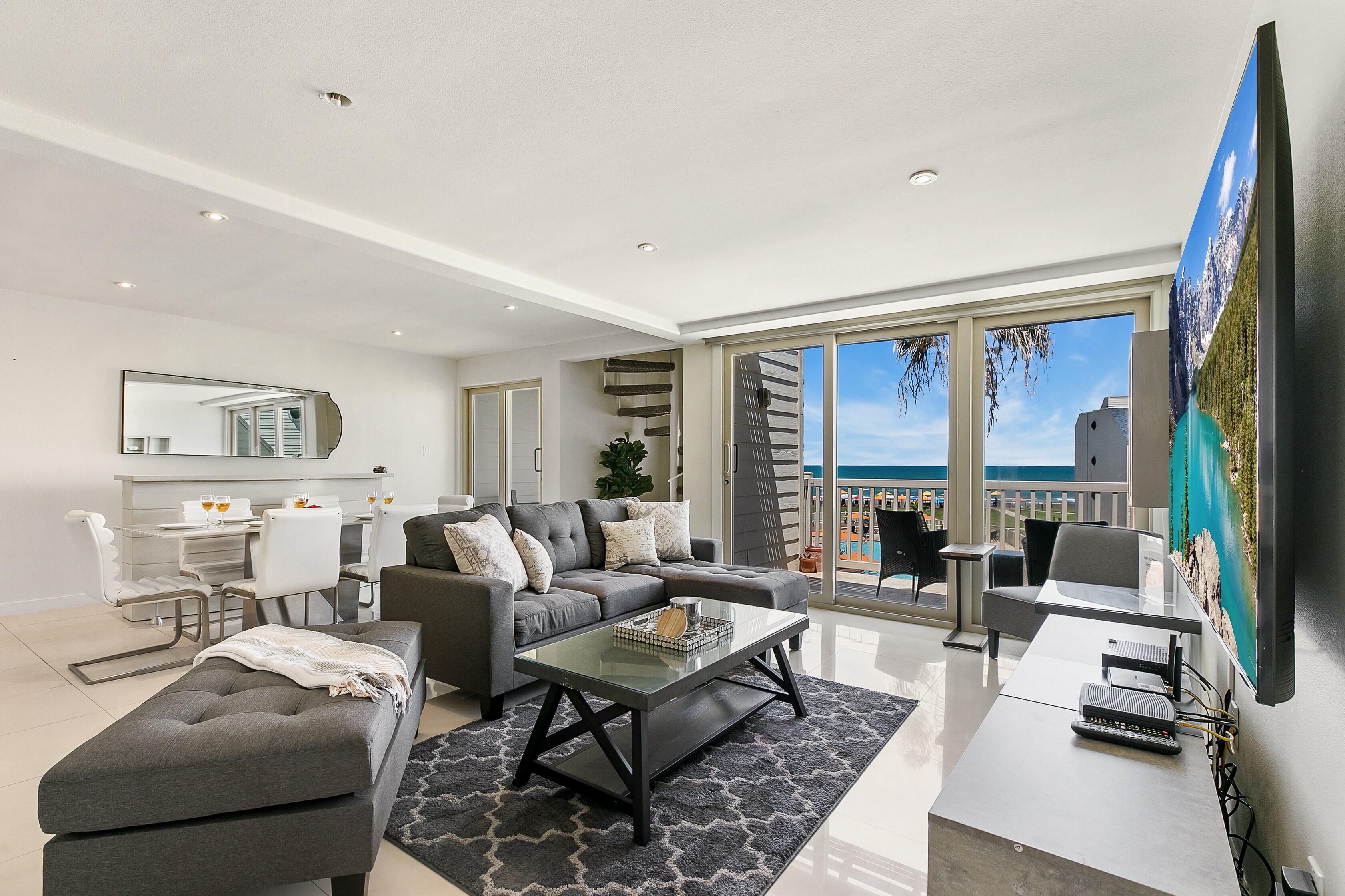 Property Image 1 - Exclusive beachfront condo, stunning views