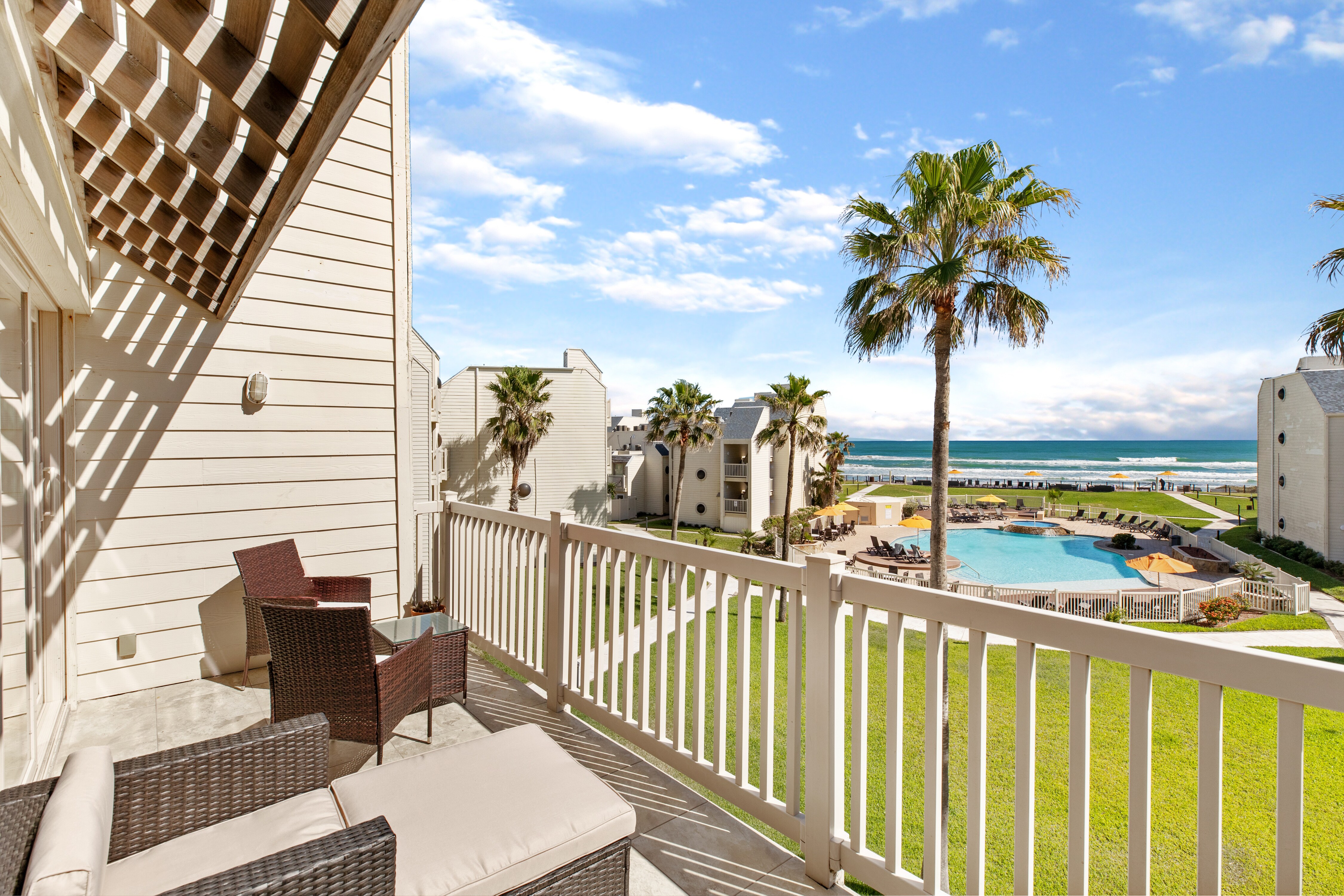 Property Image 2 - Exclusive beachfront condo, stunning views