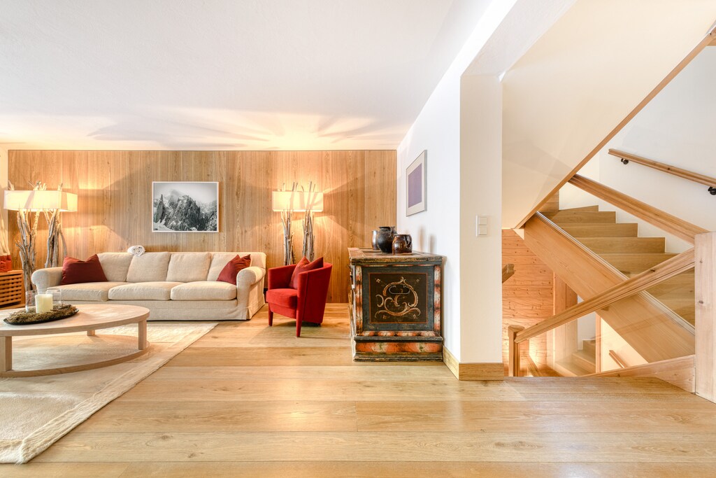Staircase with lounge in Chalet Lilly - Family & Friends in Lech am Arlberg.