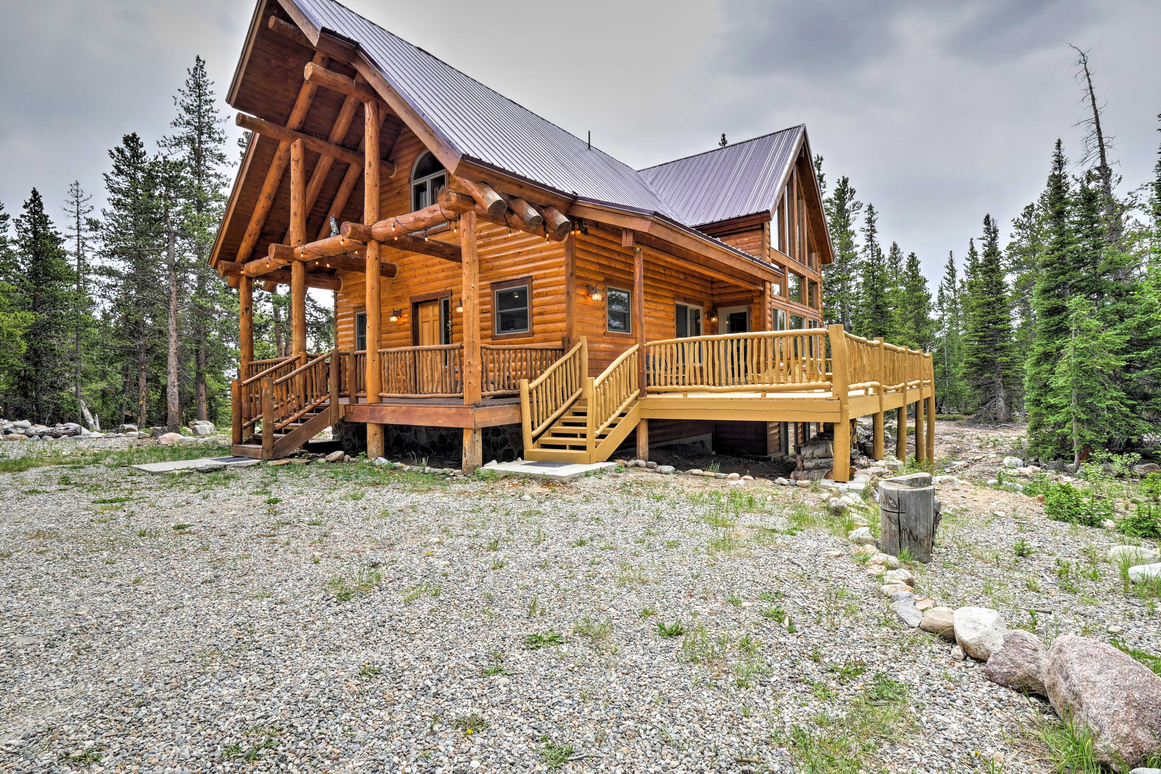 Fairplay Log Cabin w/Deck & Incredible Mtn Views! Home Rental in Fairplay