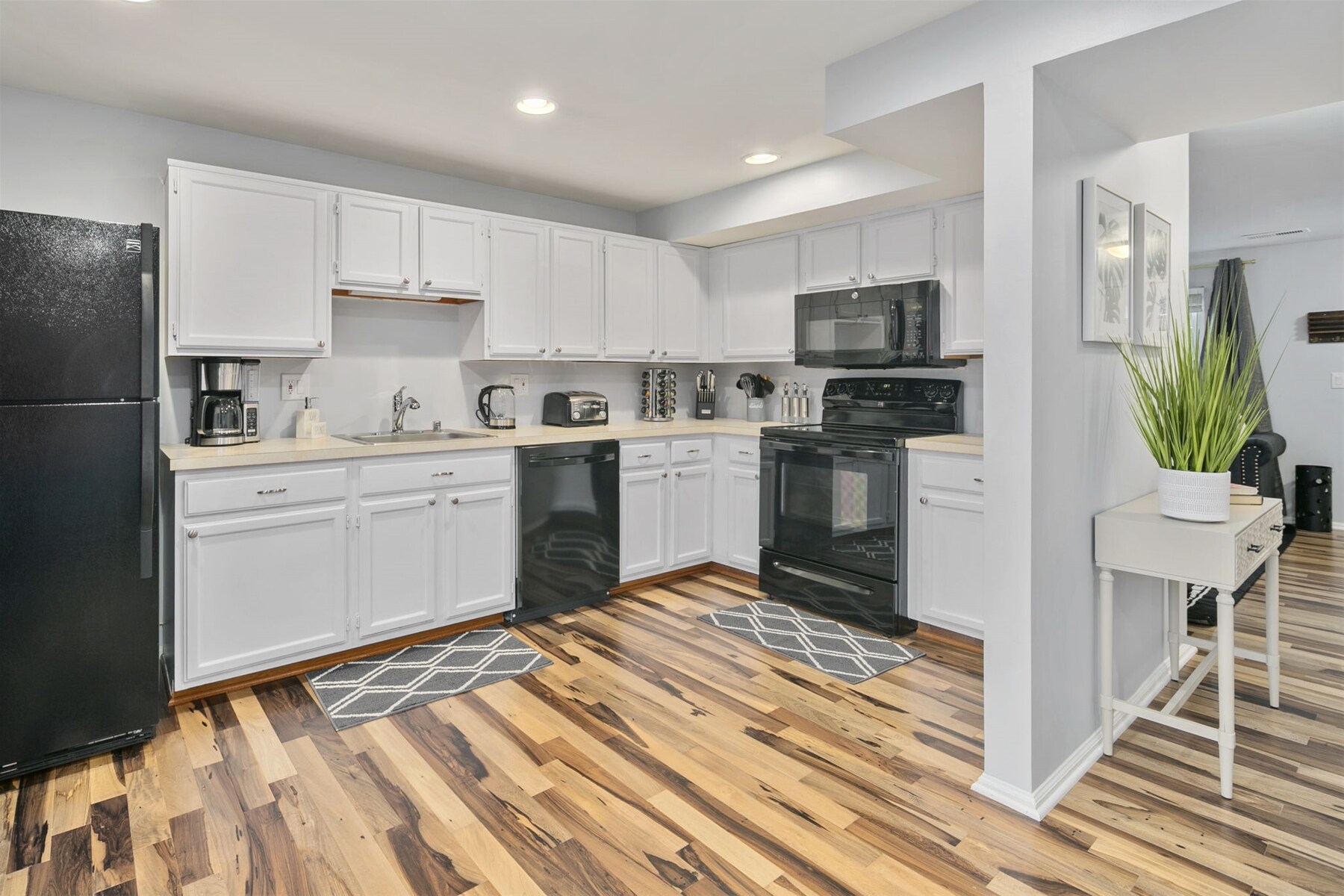 Spacious kitchen design renders optimal cooking space