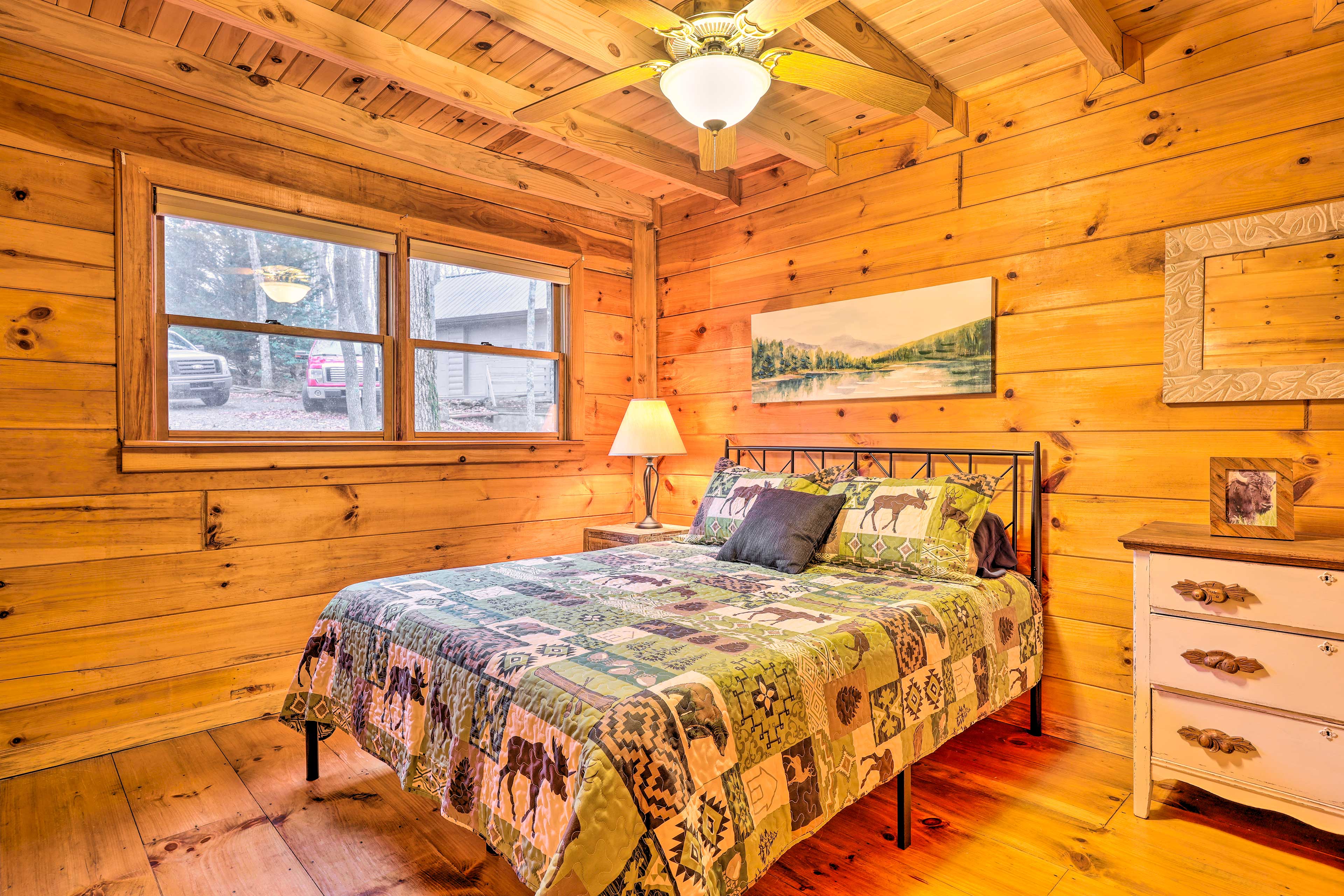 Cozy Blue Ridge Cabin w/ Hot Tub!