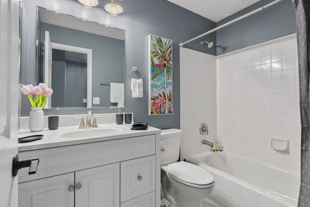 Chic master ensuite complete with essentials