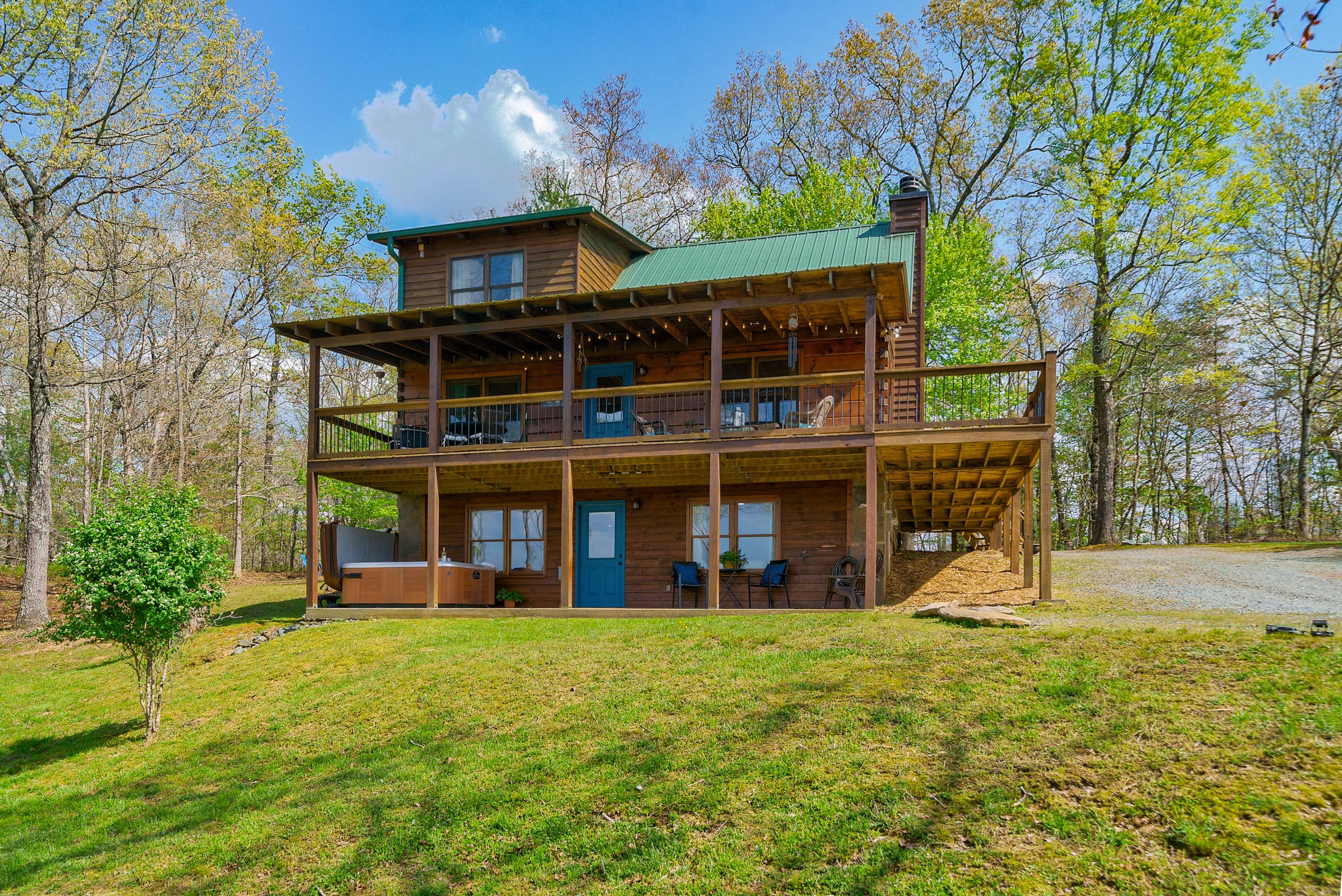 Property Image 1 - Mnt View Cabin w/ Hot Tub Near Golf & Fishing