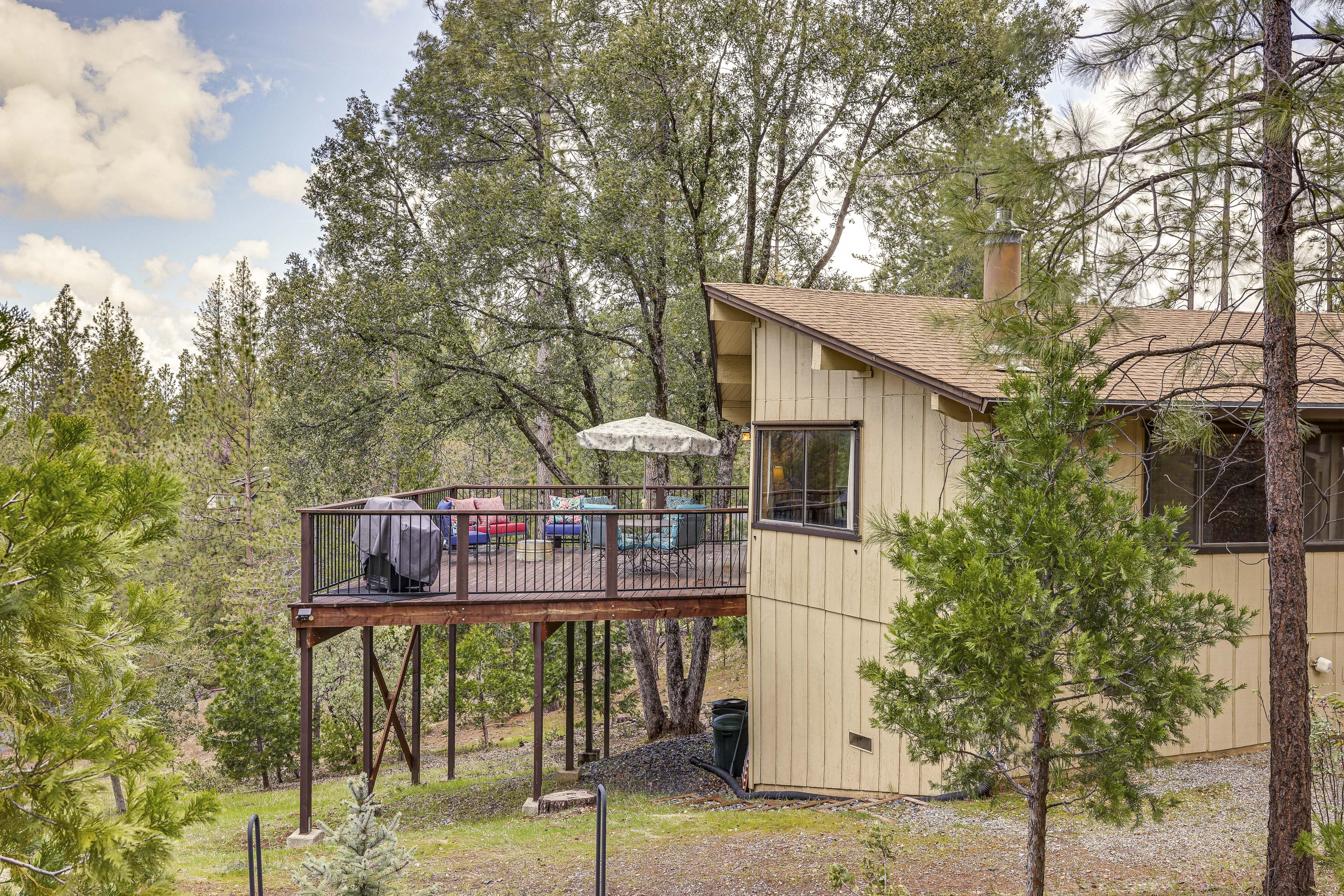 Property Image 2 - Serene Groveland Cabin Rental Near Yosemite!