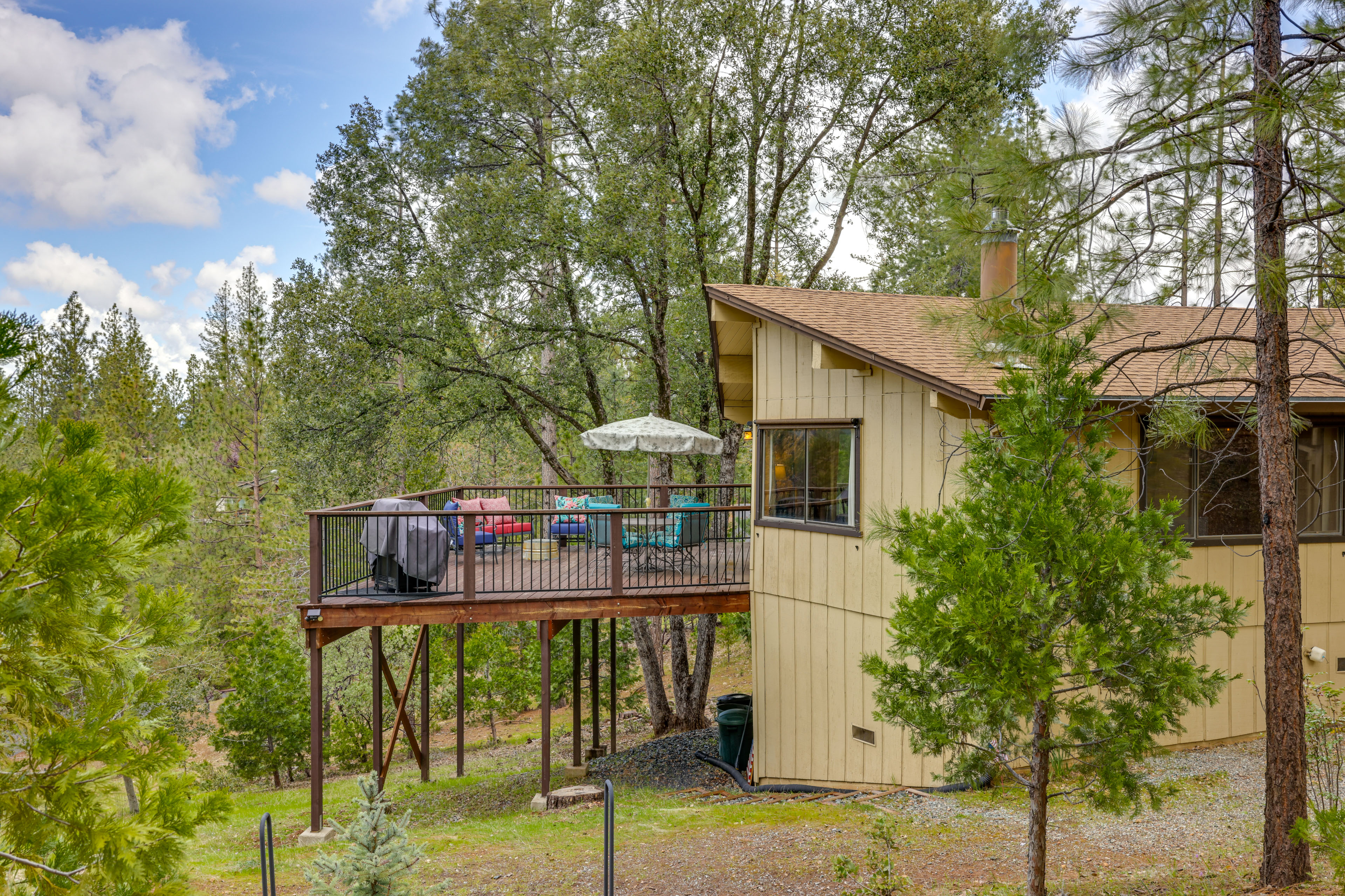 Property Image 2 - Serene Groveland Cabin Rental Near Yosemite!