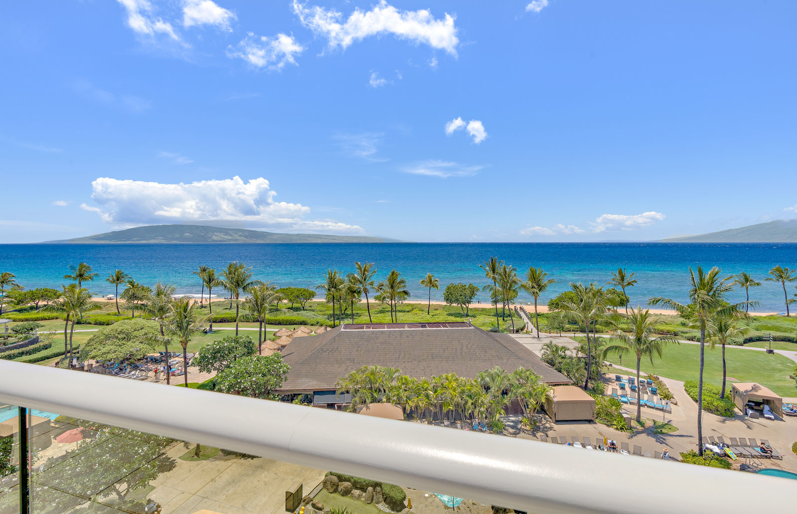 Property Image 2 - Gorgeous 3BR Royal Oceanfront Suite at Upscale Beachfront Resort