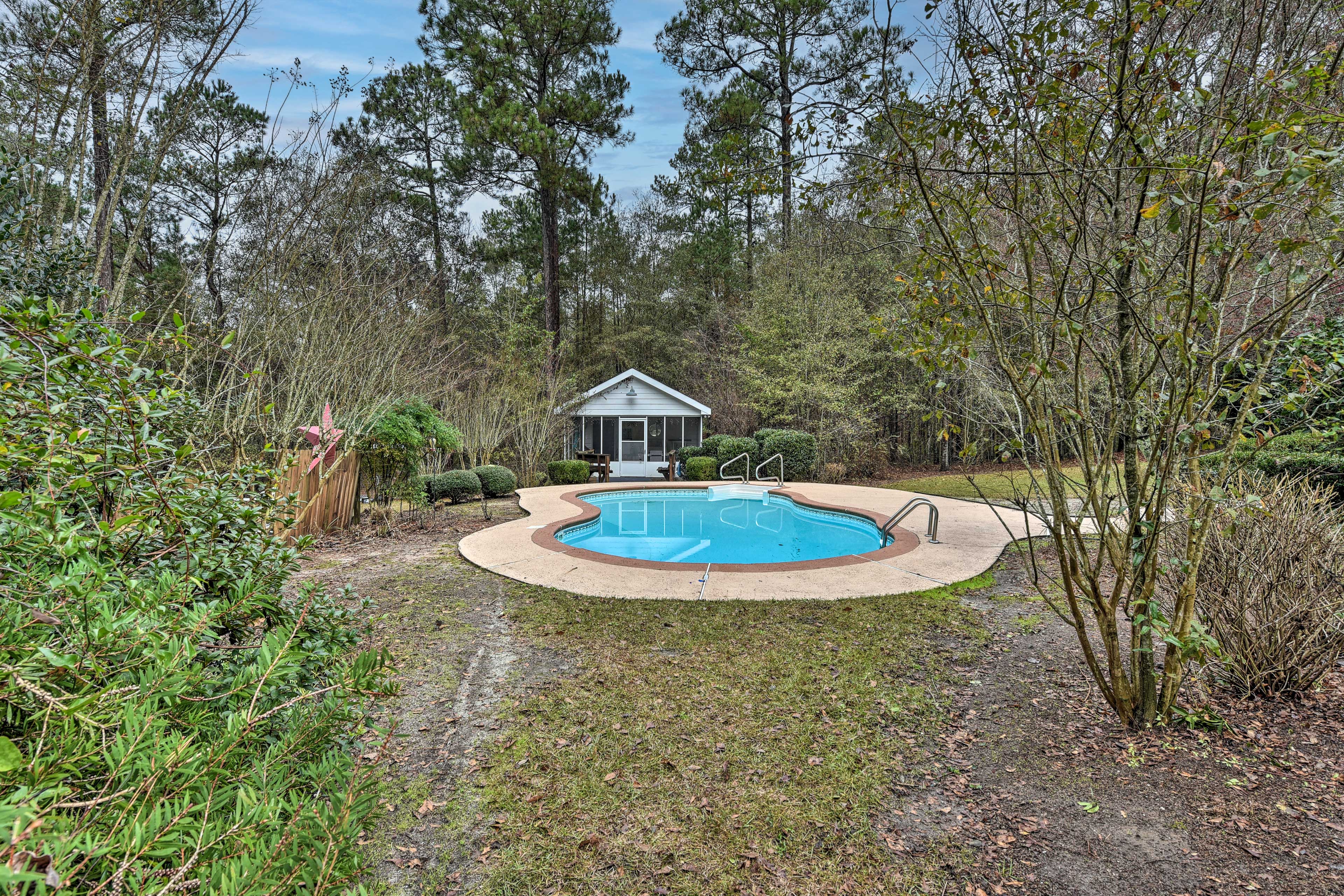 Property Image 1 - Spacious Statesboro House w/ Private Pool!