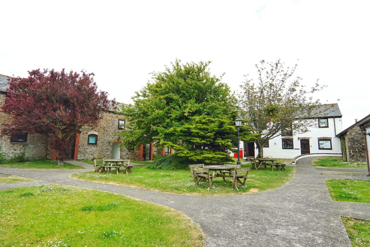 Charming 2 Bedroom Holiday Cottage nr Bude