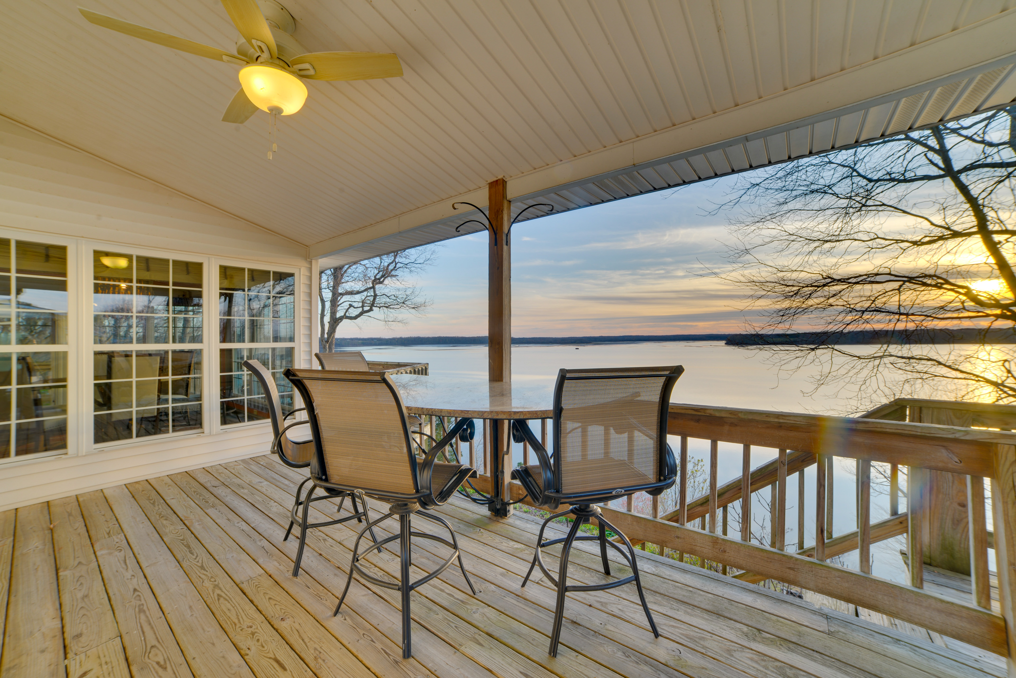 Peaceful Big Sandy Home w/ Deck on Kentucky Lake!