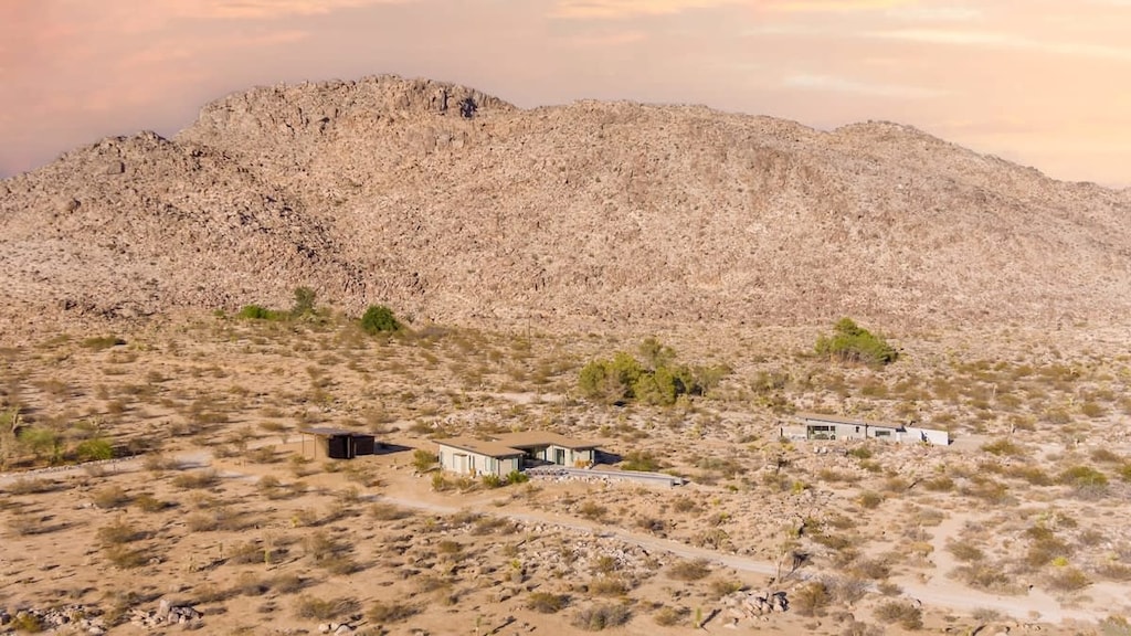 One Mile From Joshua Tree National Park Entrance
