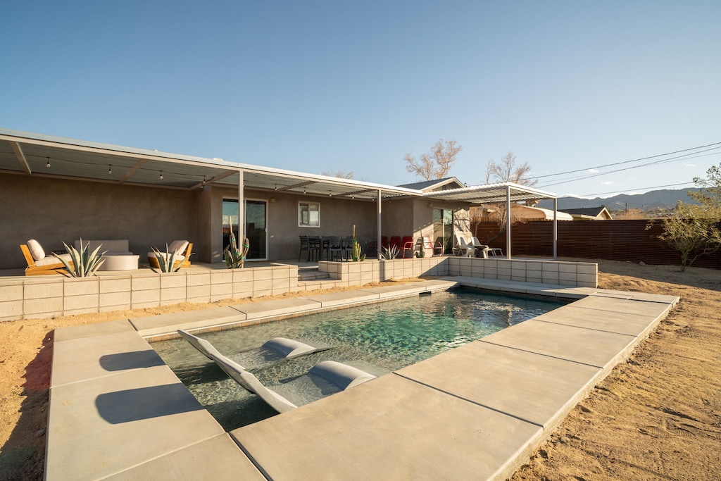 BRAND NEW heated pool! (fees apply in cooler months)