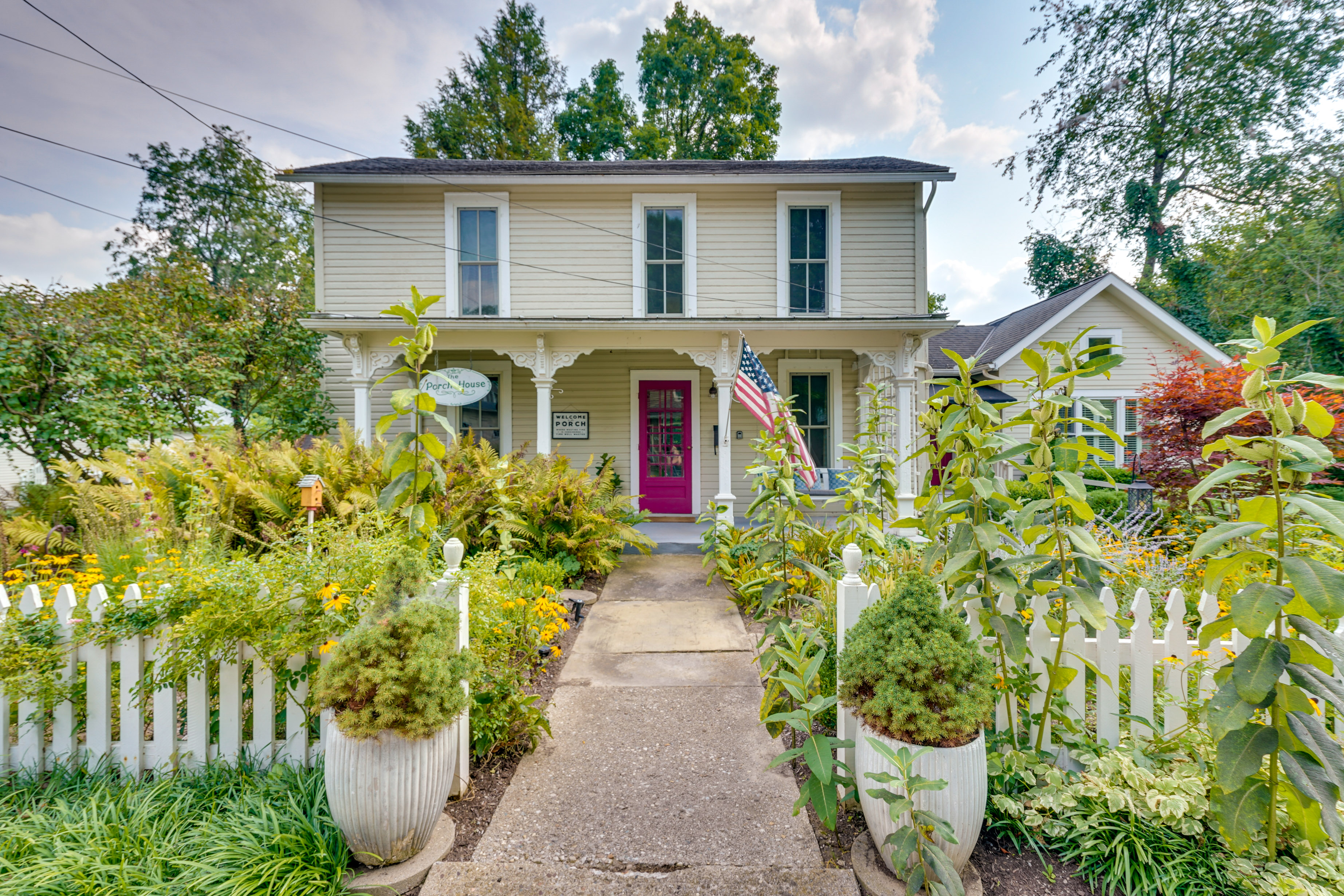 Property Image 1 - ’The Porch House’ Located in Historic Village