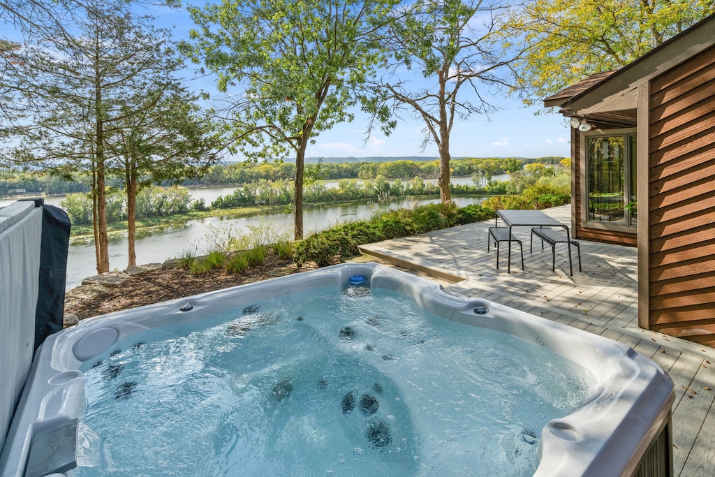 Warm up in this hot tub with a view!