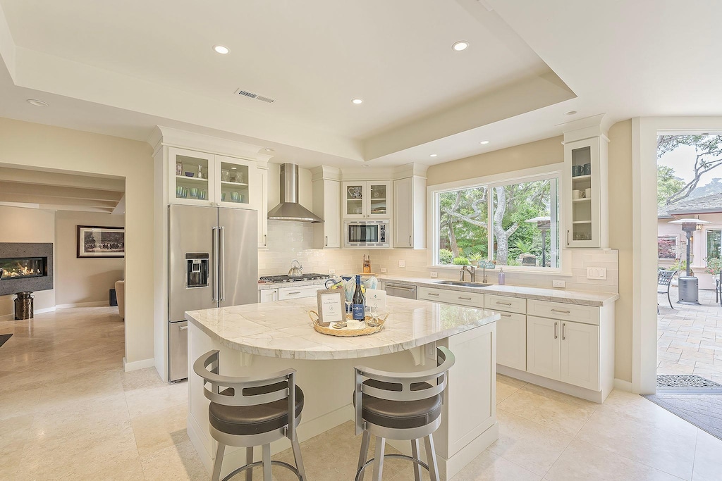 Fully Equipped Gourmet Kitchen