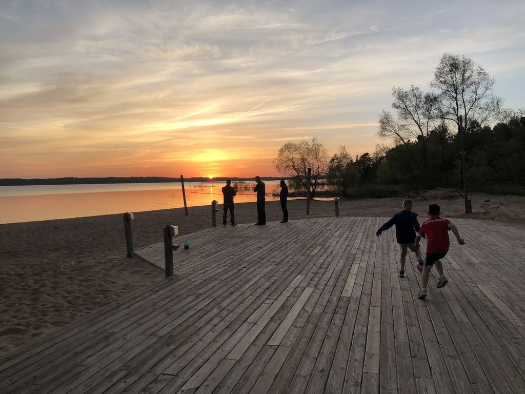 Arguably the best sunset views on the Bay, right from the Shores.