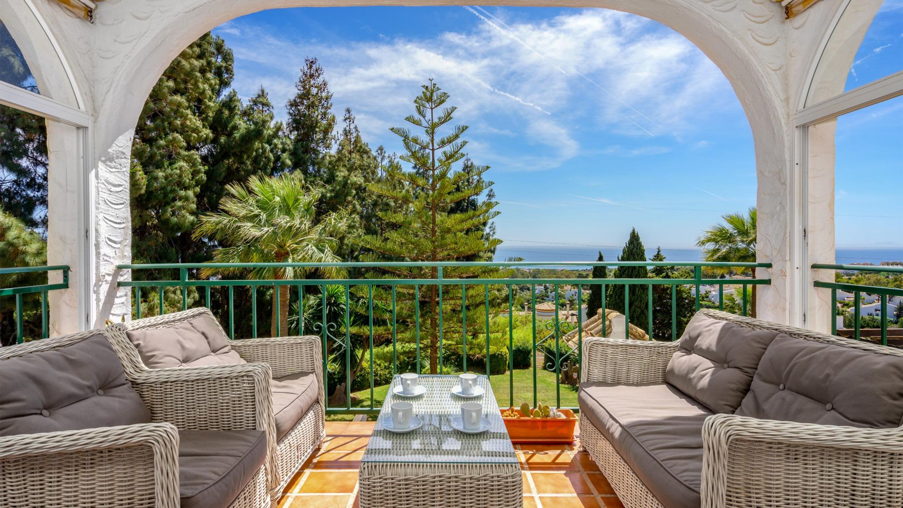 Property Image 2 - Seaview balcony in Calahonda - Ref 203