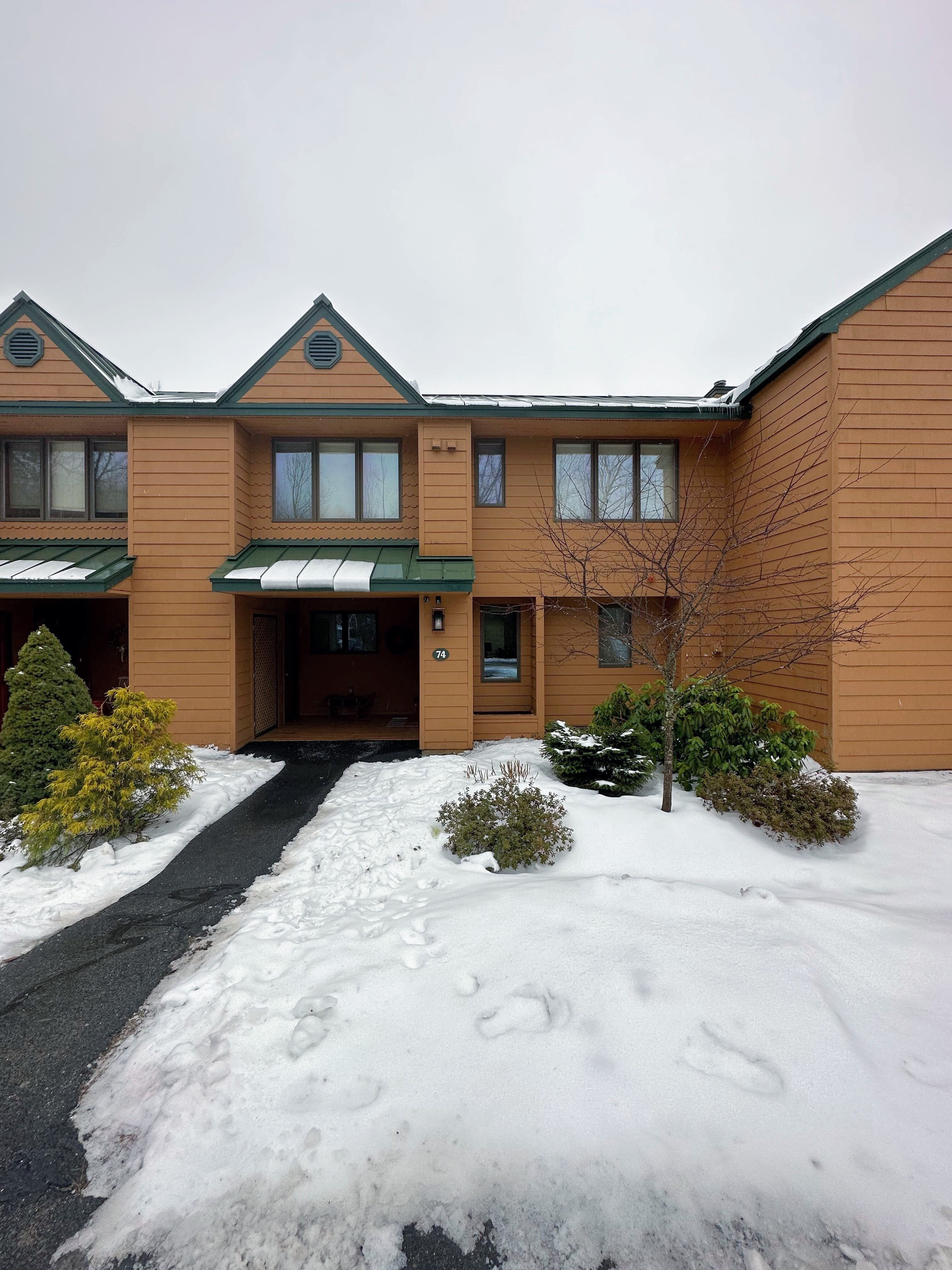 2 bedroom Mount Washington Place. A mere 15-minute walk to the historic Mount Washington Hotel and just a minute drive to the award winning Bretton Woods ski area.
