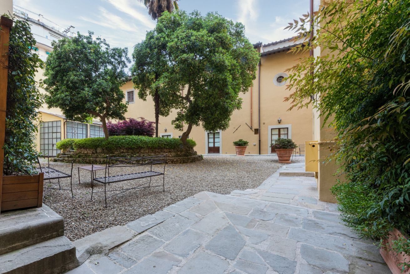 Property Image 1 - Dragomanni Loft with garden at Ponte Vecchio