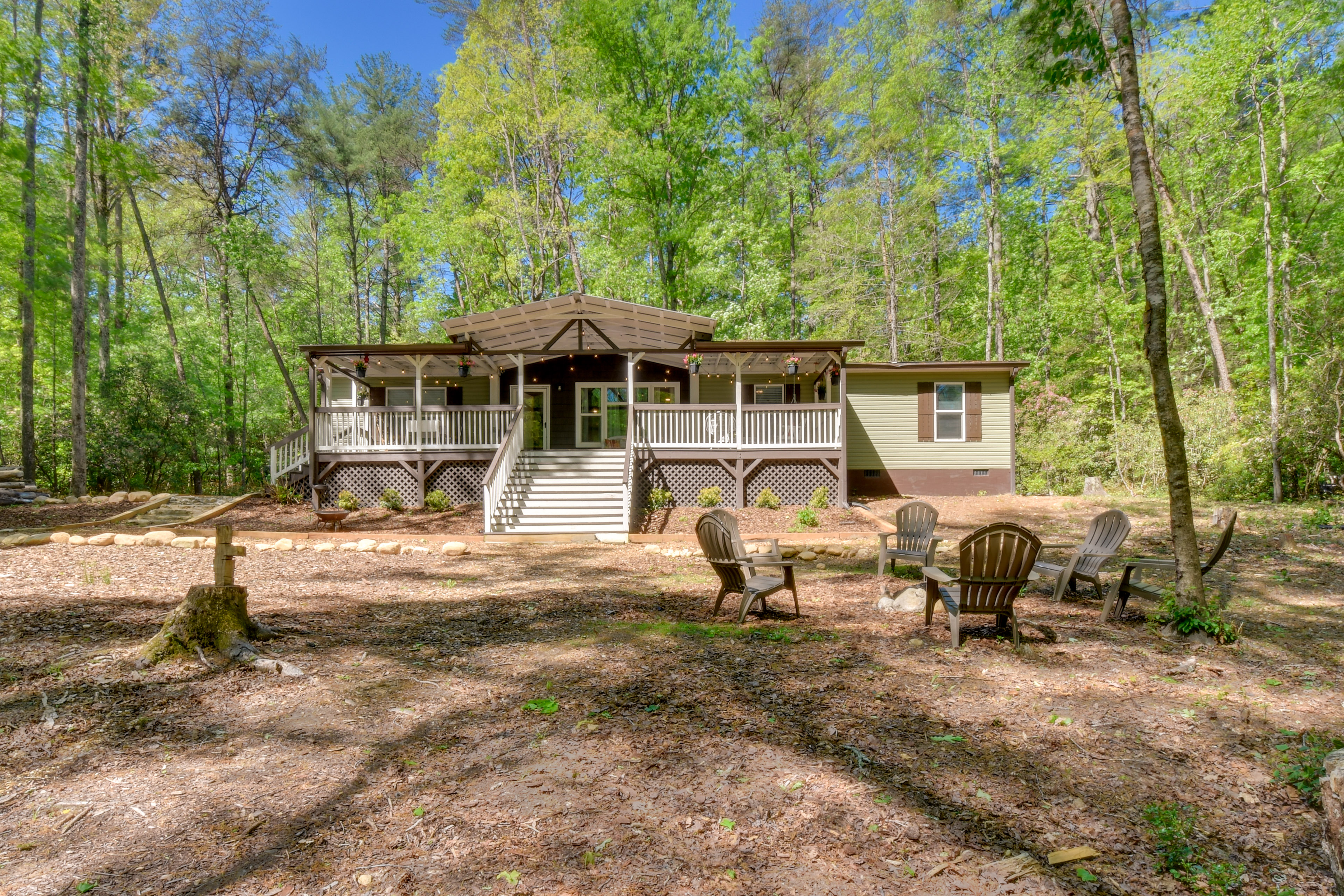 Property Image 2 - Creekside Sautee Nacoochee Home: 8 Mi to Helen!