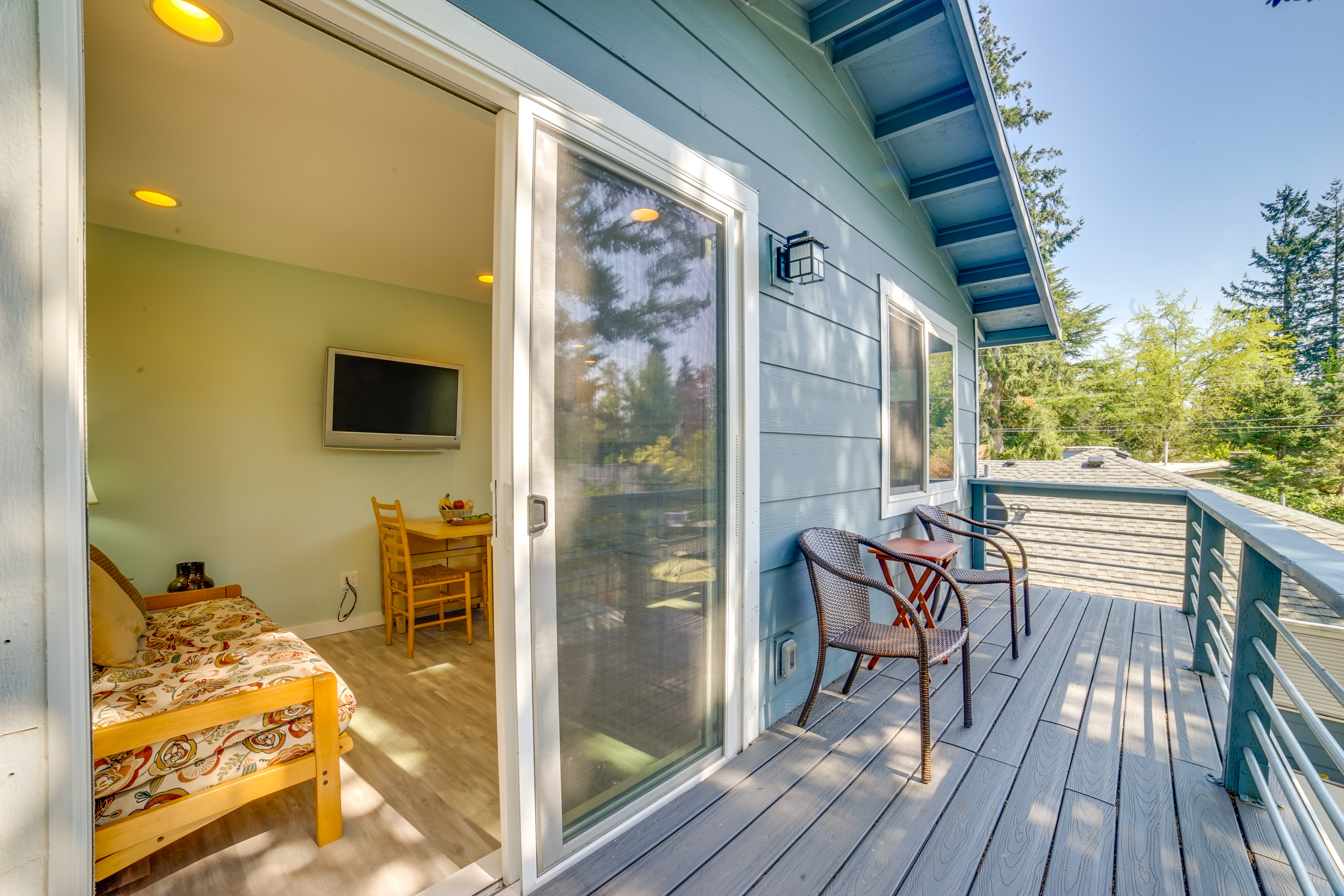 Bellevue Abode: Balcony, 13 Mi to Downtown Seattle