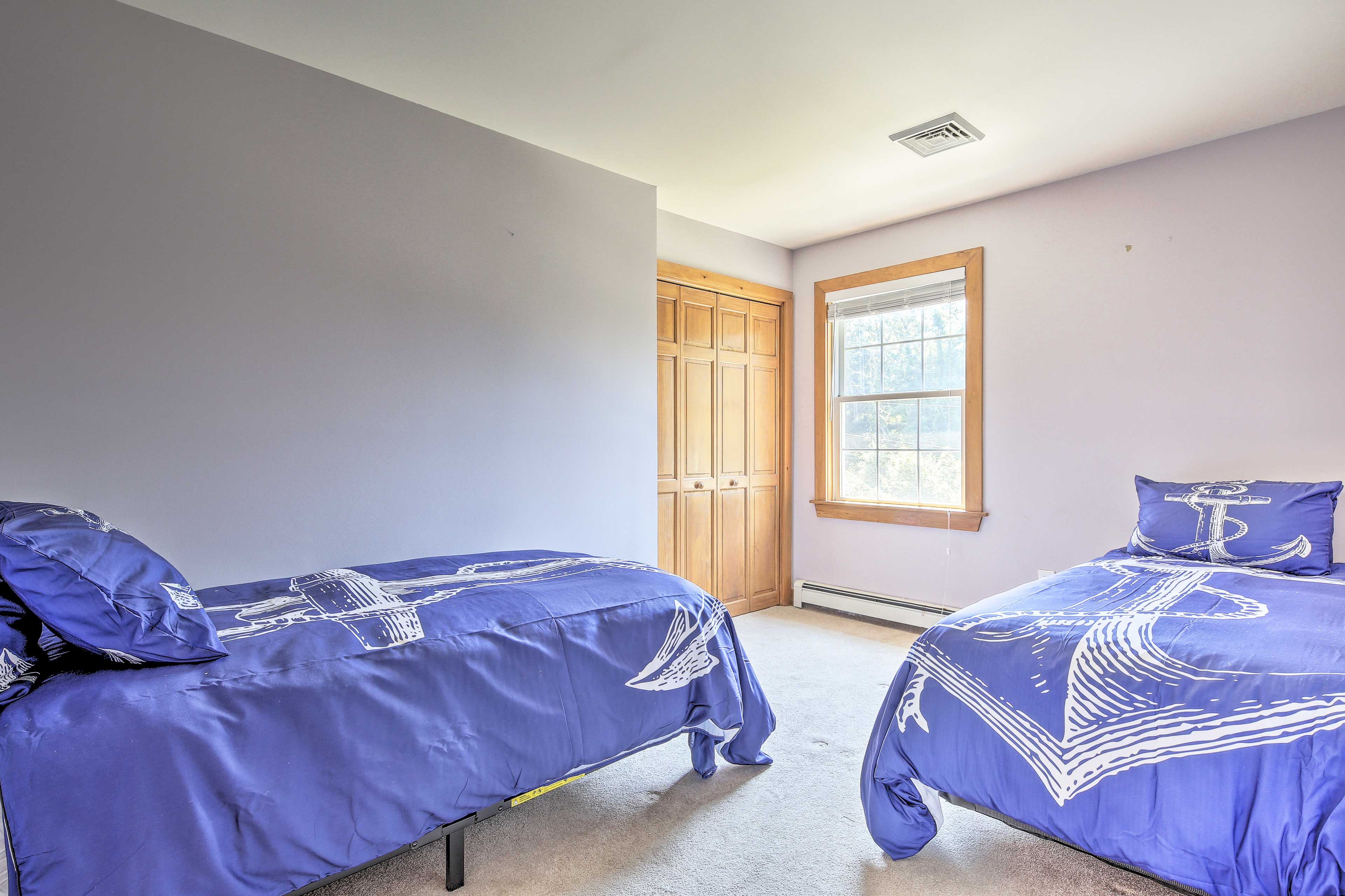 Walk to Beach on Buzzards Bay: Onset Home w/ Deck!