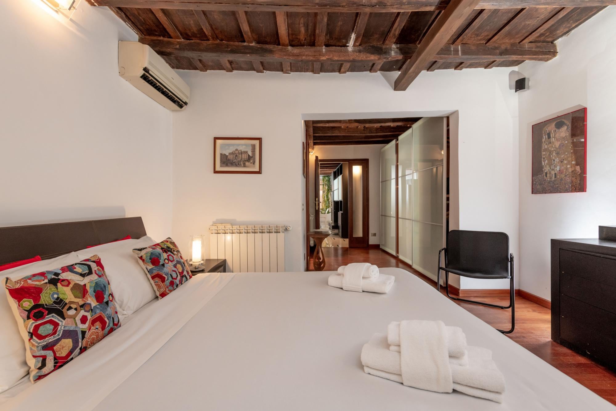 Property Image 2 - Elena in Roma with 1 bedrooms and 1 bathrooms
