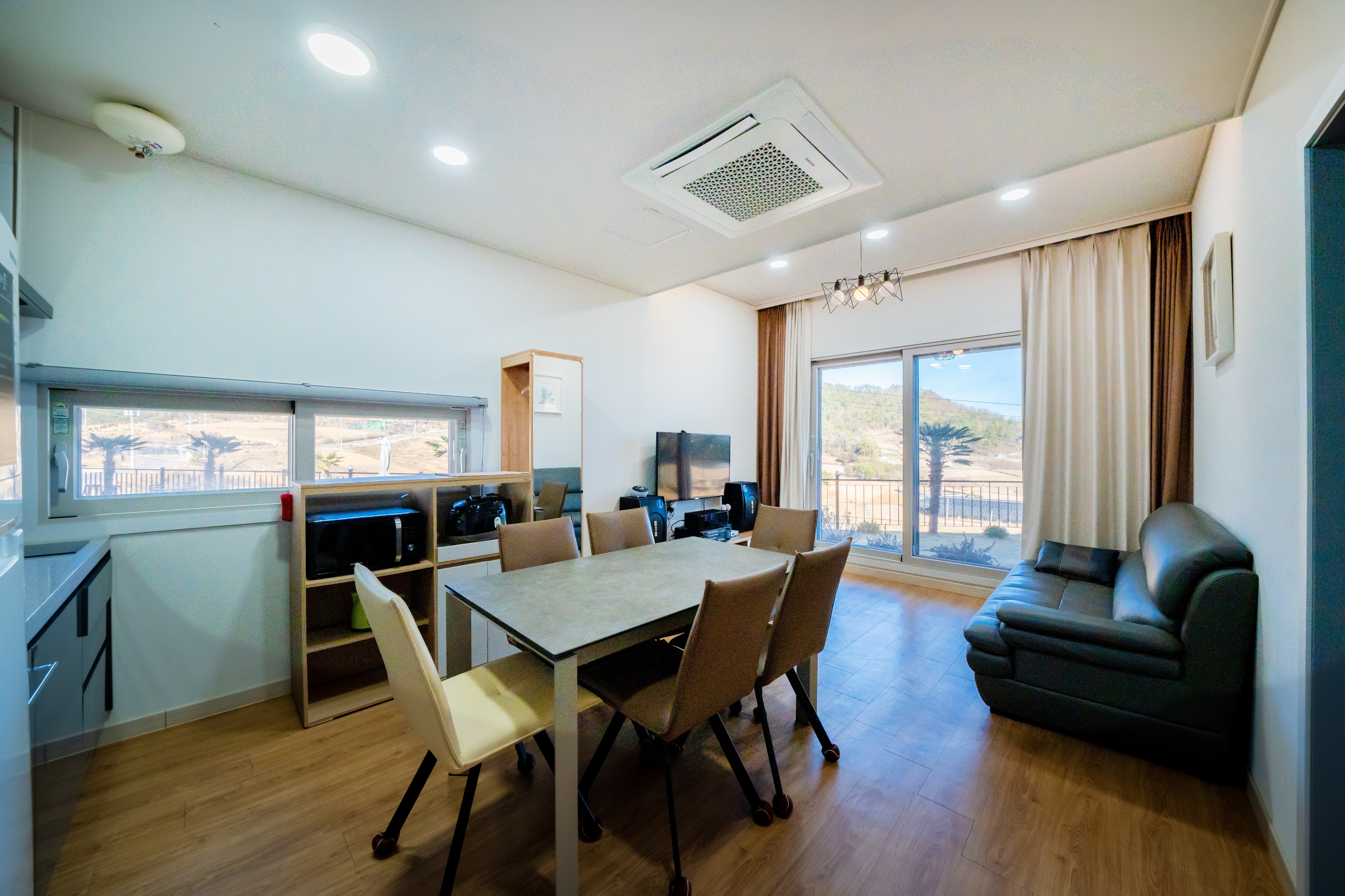 Property Image 2 - Cozy duplex home in yeosu 101