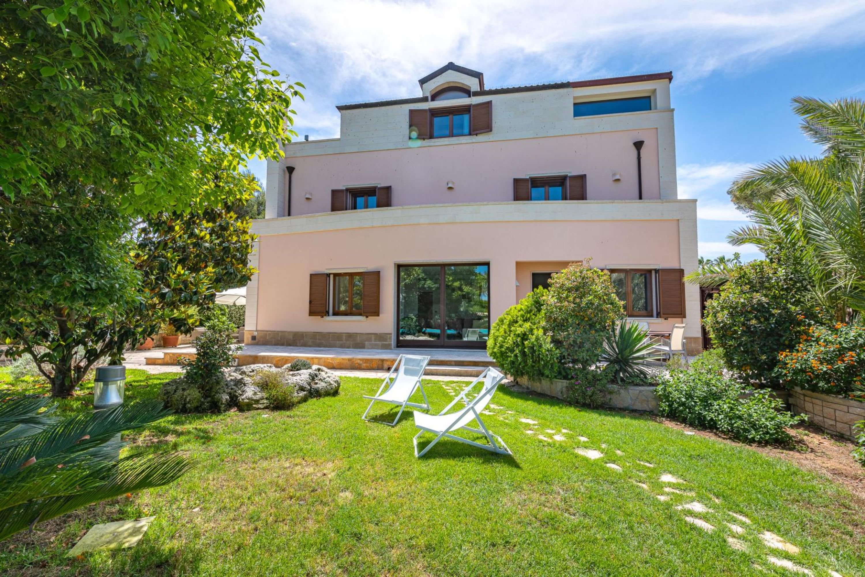 Property Image 2 - Elegant luxury villa with pool at the entrance of Lecce-Villa Rapolla