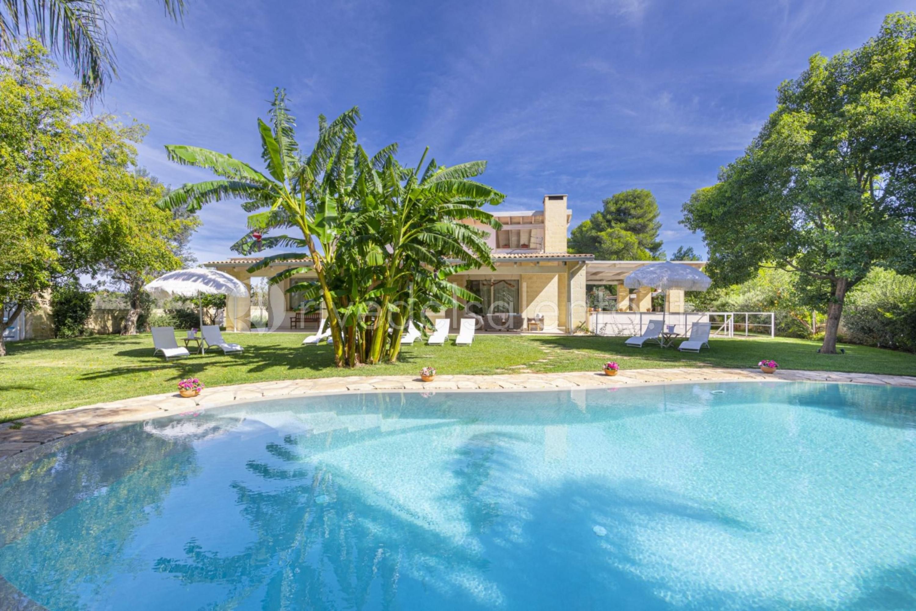 Property Image 2 - Exclusive Villa Reginella with large garden and private pool just a few minutes from the center of L-Villa