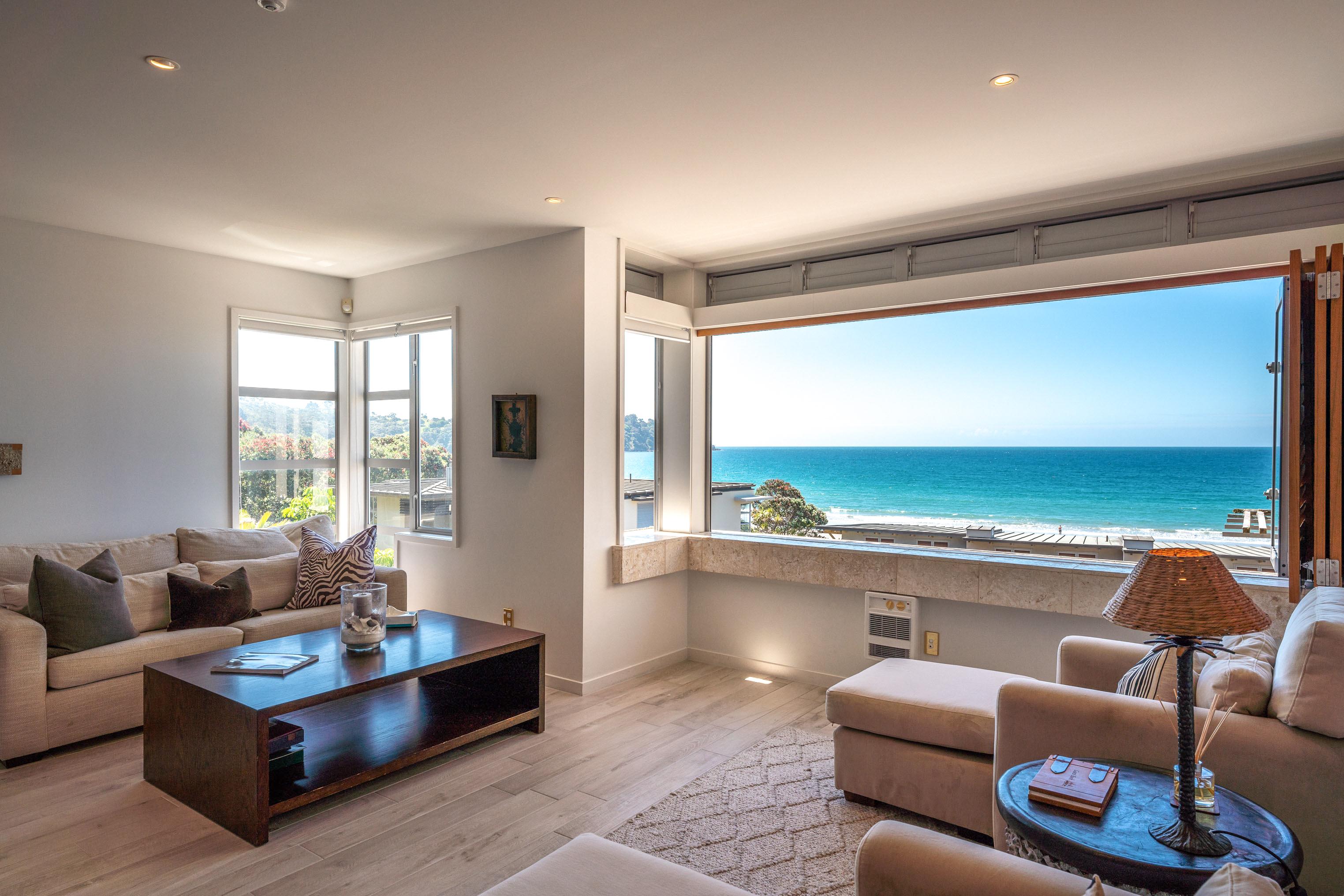 Property Image 2 - Sunshine On The Beach - The Sands Unit 10
