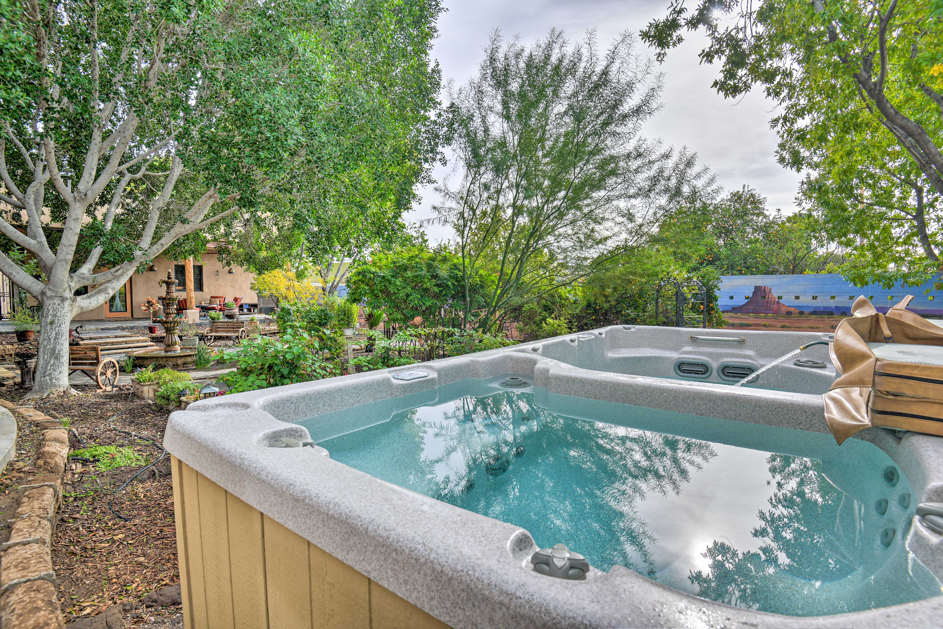Property Image 2 - Restful Mesa Retreat: Shared Backyard & Hot Tub