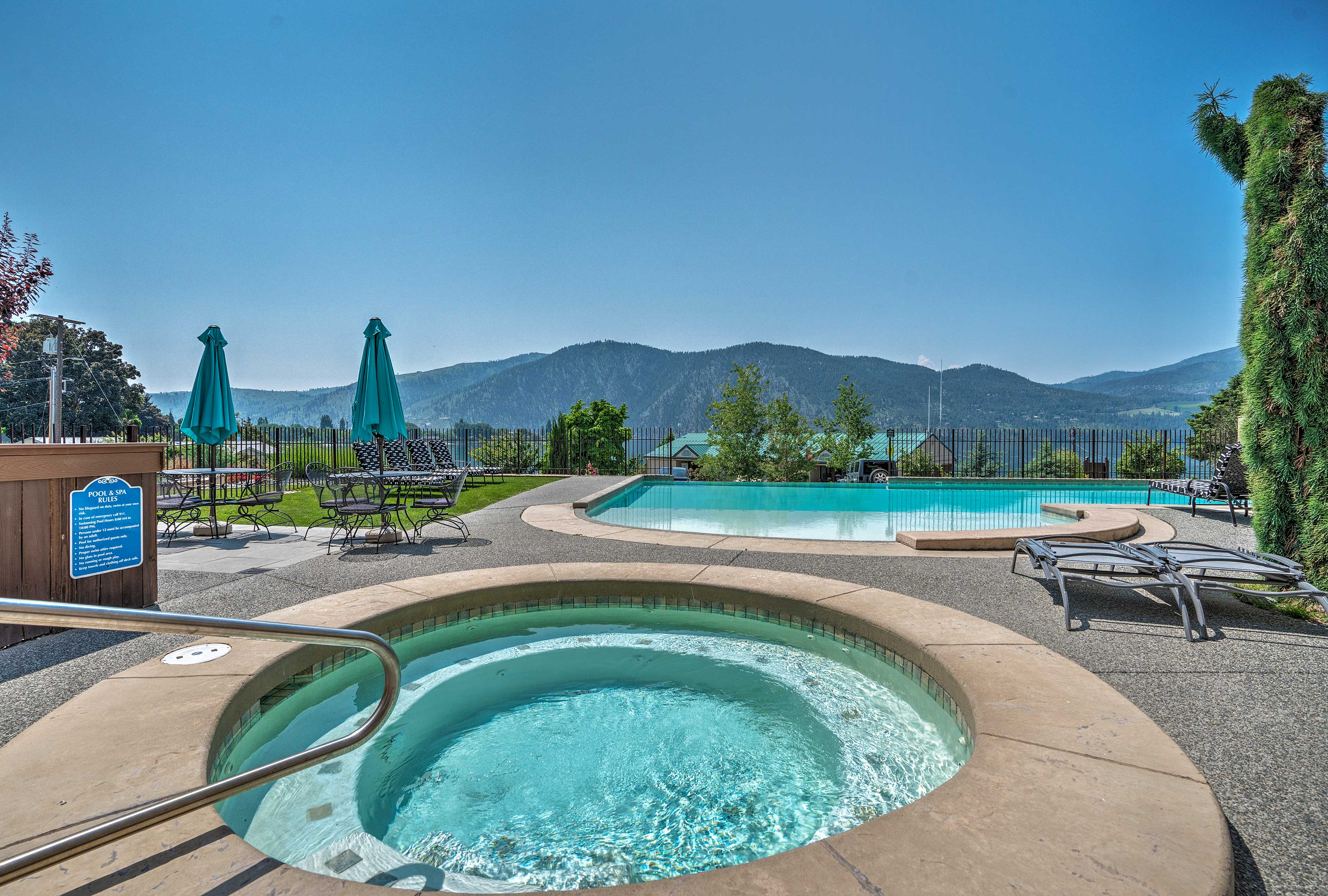 Property Image 1 - Lake Chelan Resort Condo: Pool & Hot Tub Access!