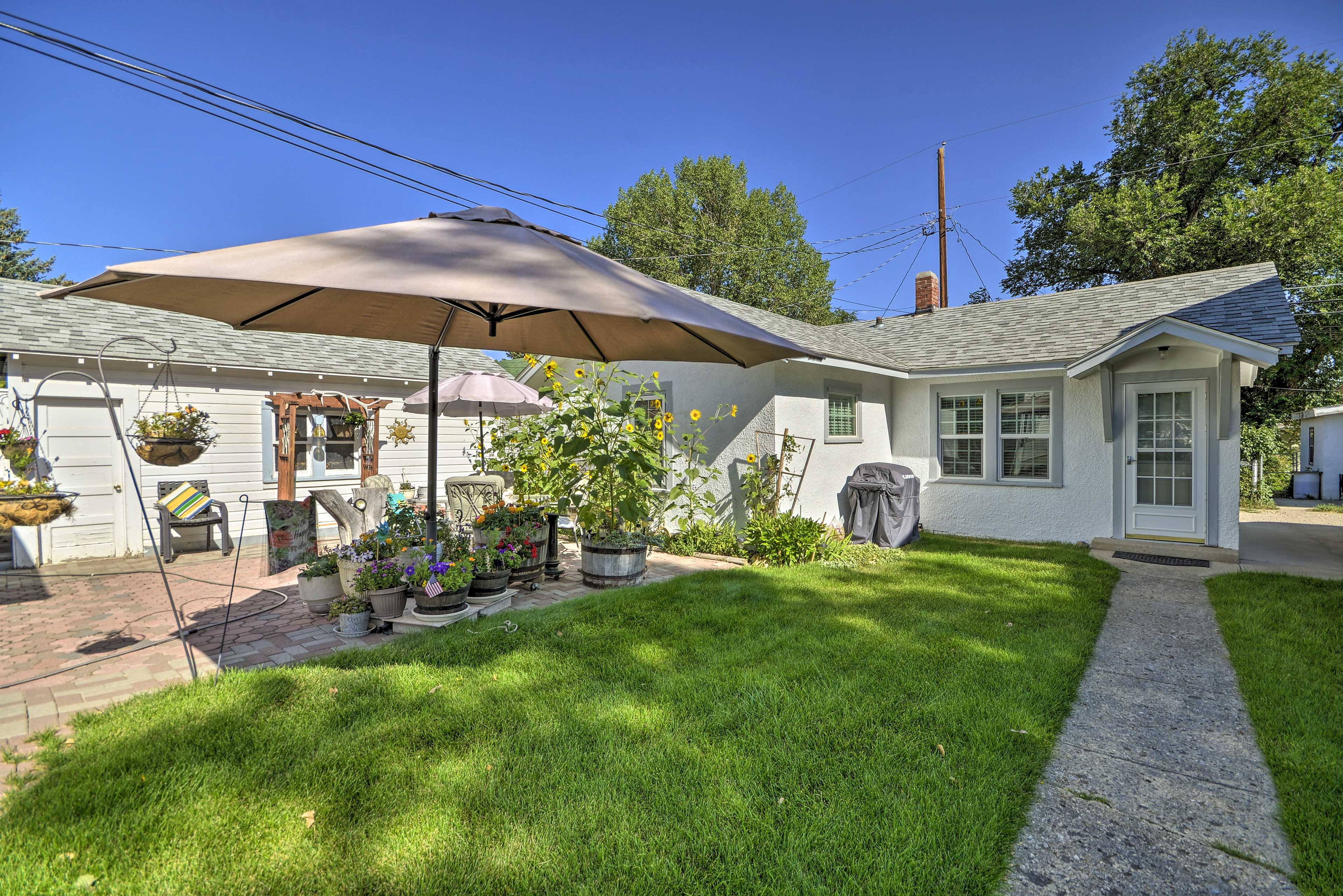 Property Image 1 - Well-equipped Cody Cottage: 2 Miles to Cody Rodeo!