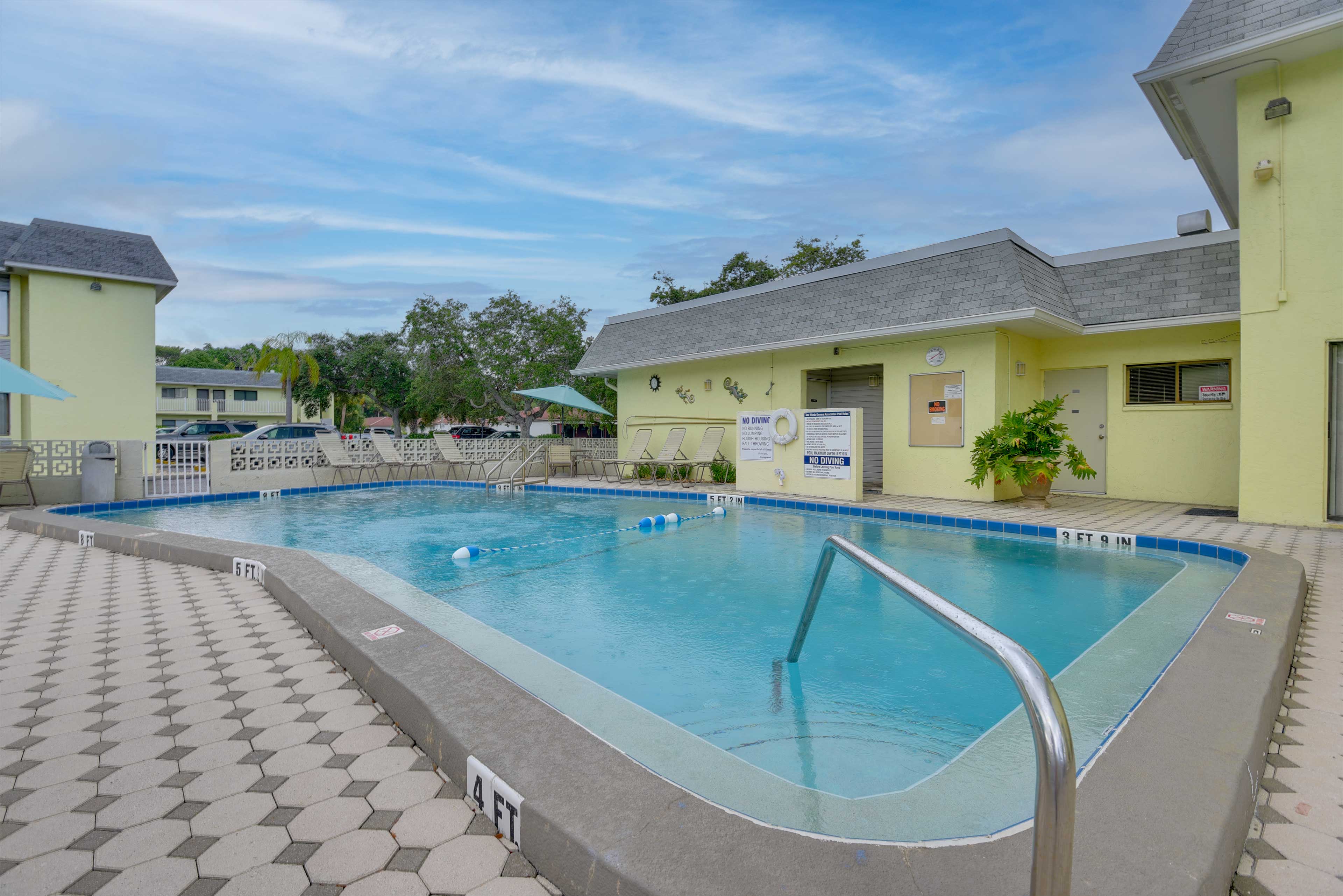 Property Image 1 - Siesta Key Condo w/ Heated Pool < 1 Mi to Beach