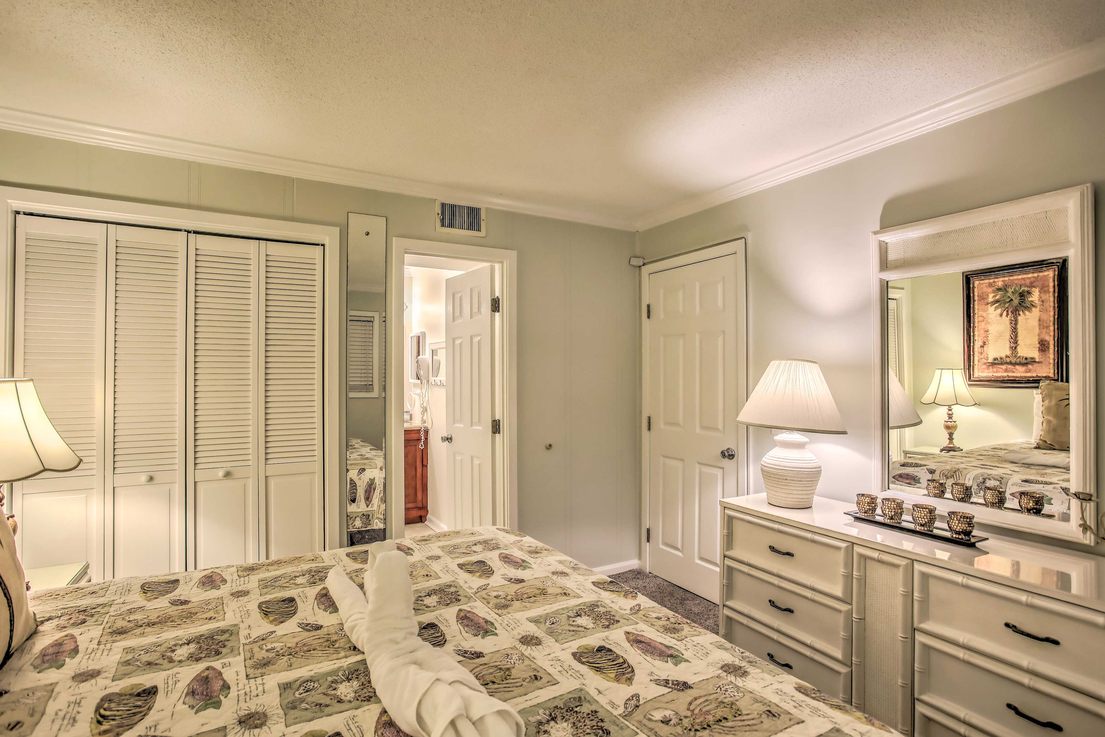 Cozy Myrtle Beach Escape with Resort Amenities!